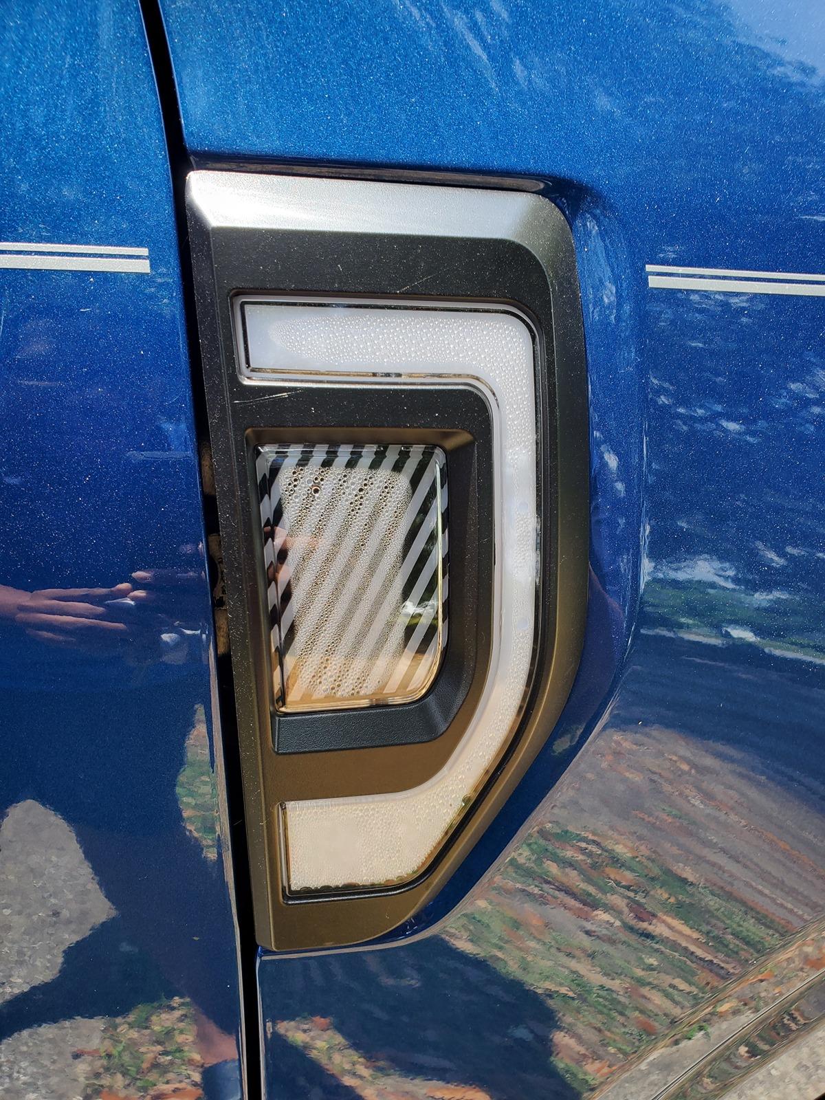 Ford Maverick Mabett Side marker light has moisture. 20240426_133501