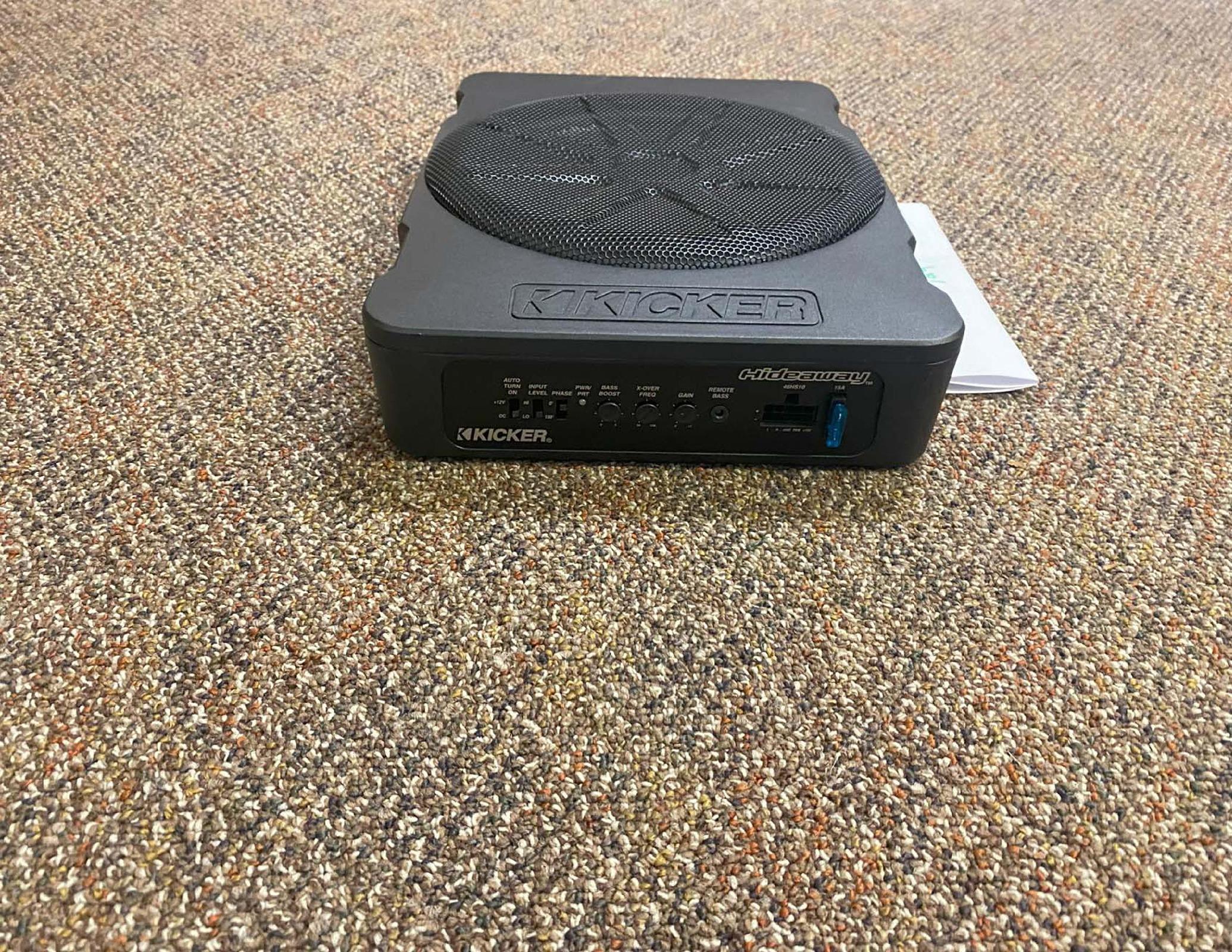Ford Maverick Kicker HS10 Hideaway Powered Subwoofer $250.00 OBO Full page photo2