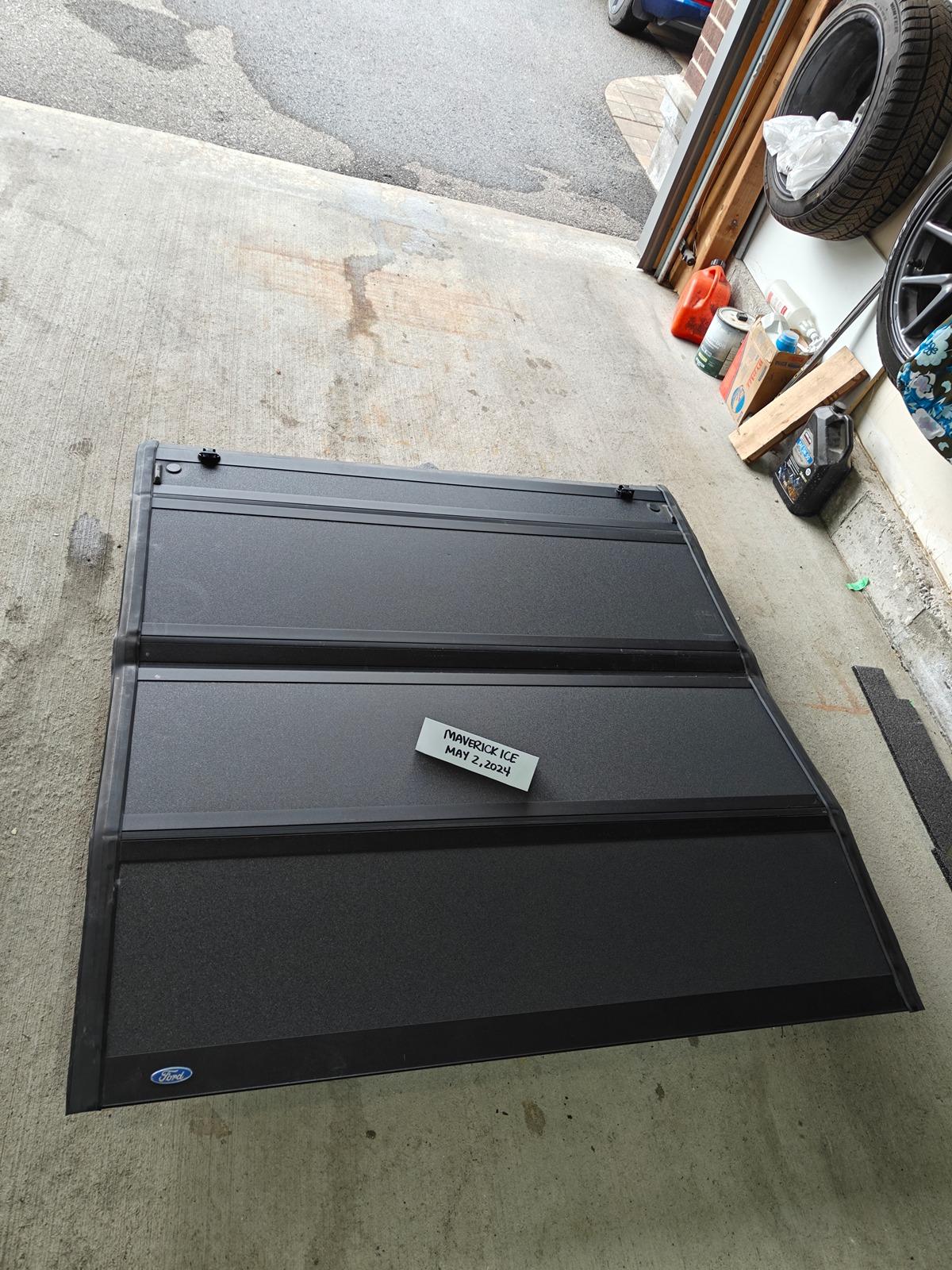 Ford Maverick Ford Maverick OEM Hard Folding Cover tri fold 1000020174
