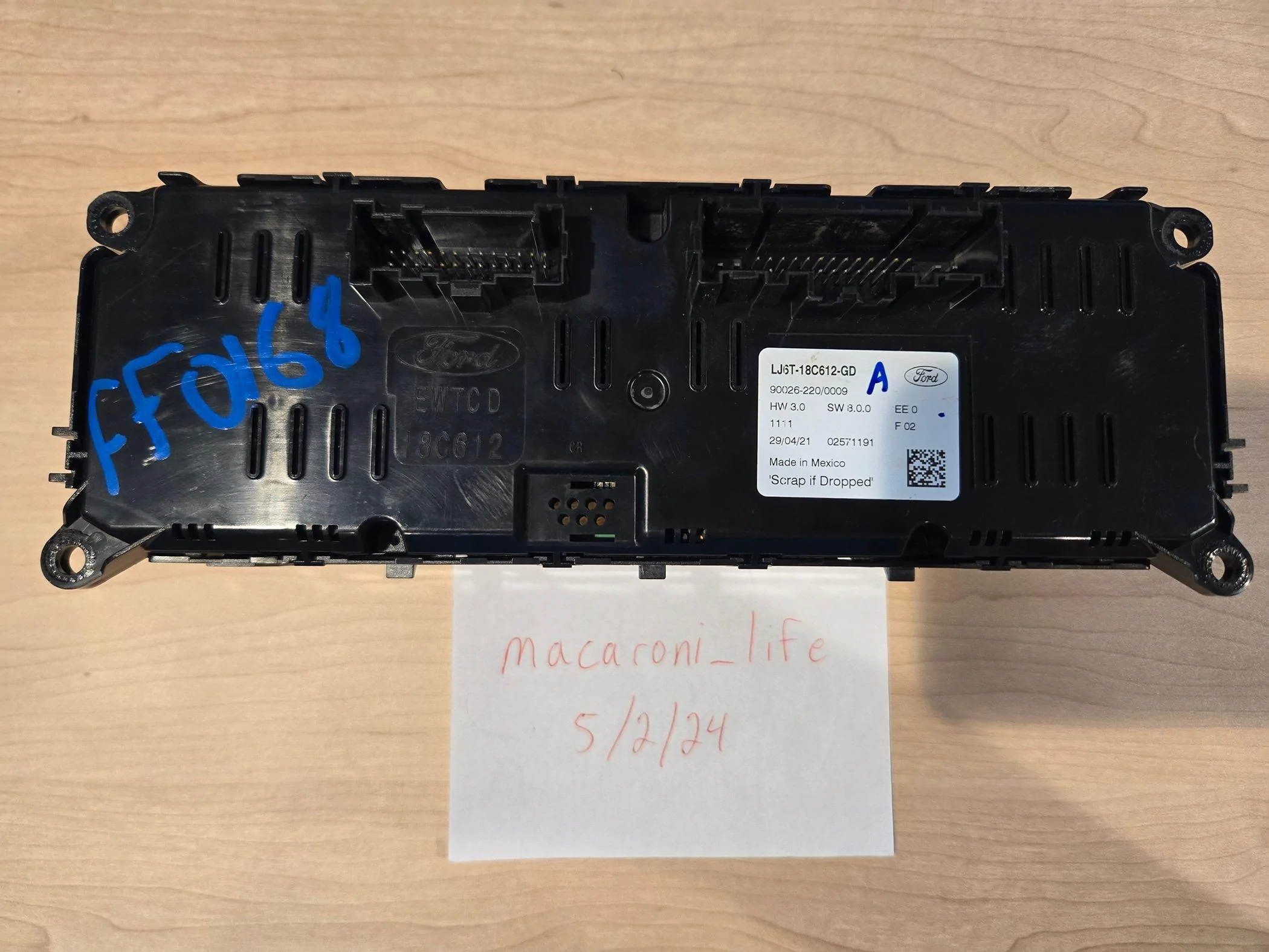 Ford Maverick FS: Temperature/HVAC controls with dual zone digital displays 20240502_185710