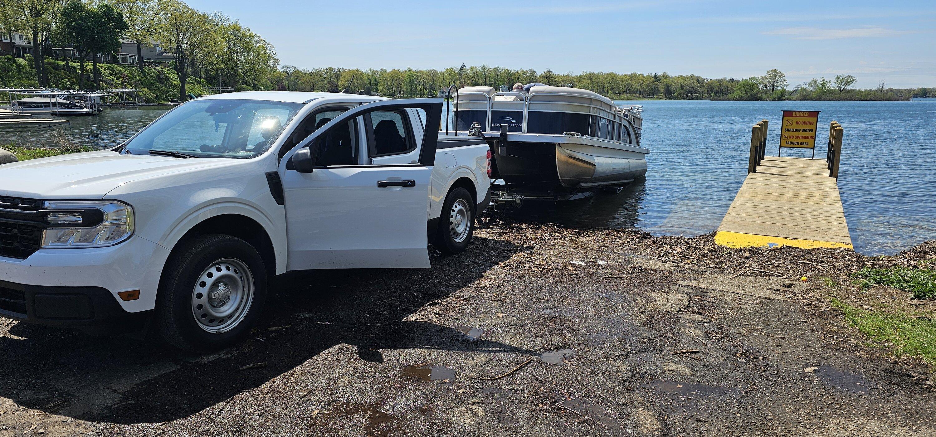 Ford Maverick Needs tow mirrors, Tritoon towing! 24 XL w/4K 1000008396