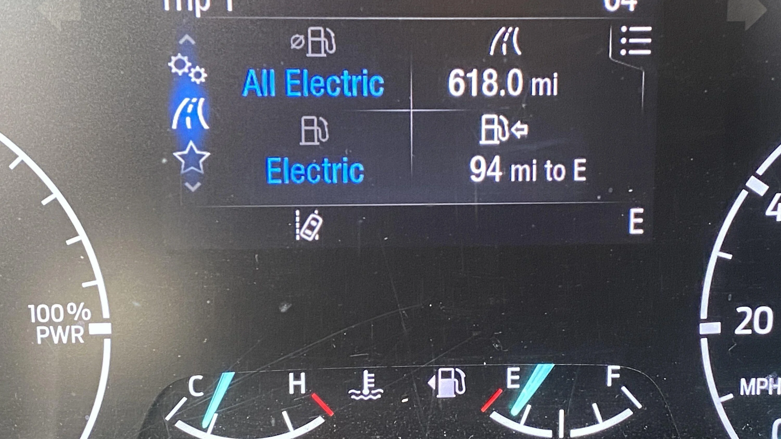 Ford Maverick 712 miles on a tank (MTE) while hauling 1300 pounds IMG_0346