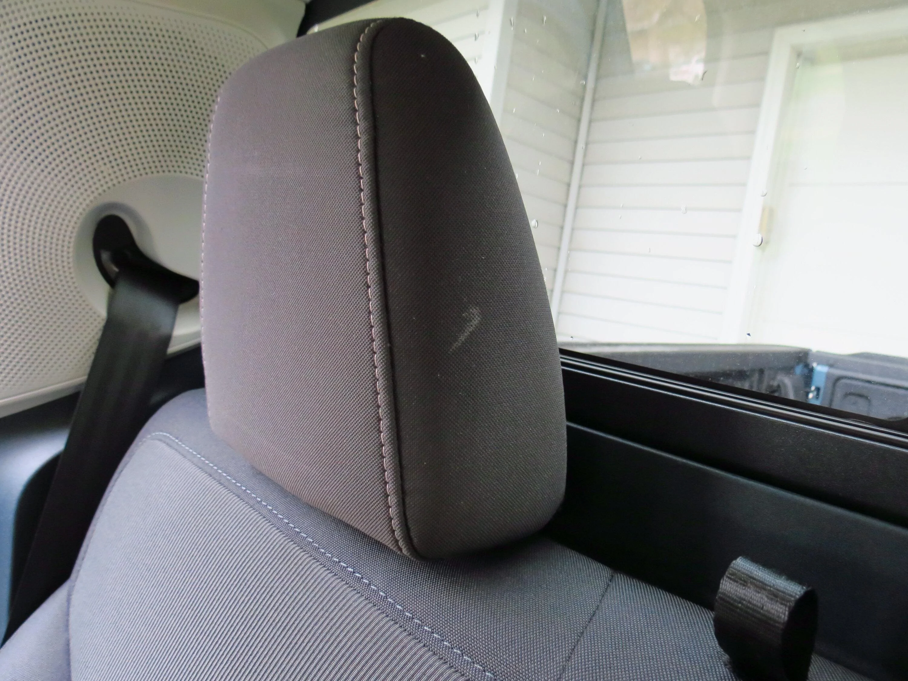 Ford Maverick Rear Folding Headrests from Escape (better rear visibility) IMG_6950