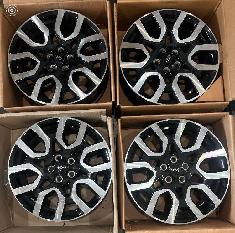 Ford Maverick Lariat factory wheels IMG_1012