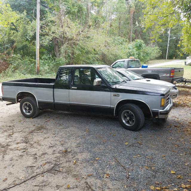 Ford Maverick Remember your first mini truck from back in the day? B91ECD92-A619-4255-AC39-BB38262321A5