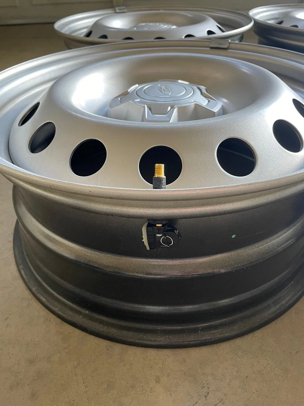 Ford Maverick Free Set of Steel wheels $0.00 CB55C9E5-F657-443F-B12A-26B114007E26