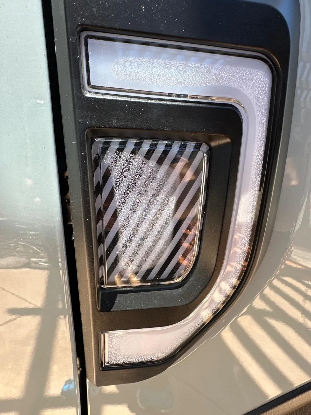 Ford Maverick Mabett Side marker light has moisture. imag