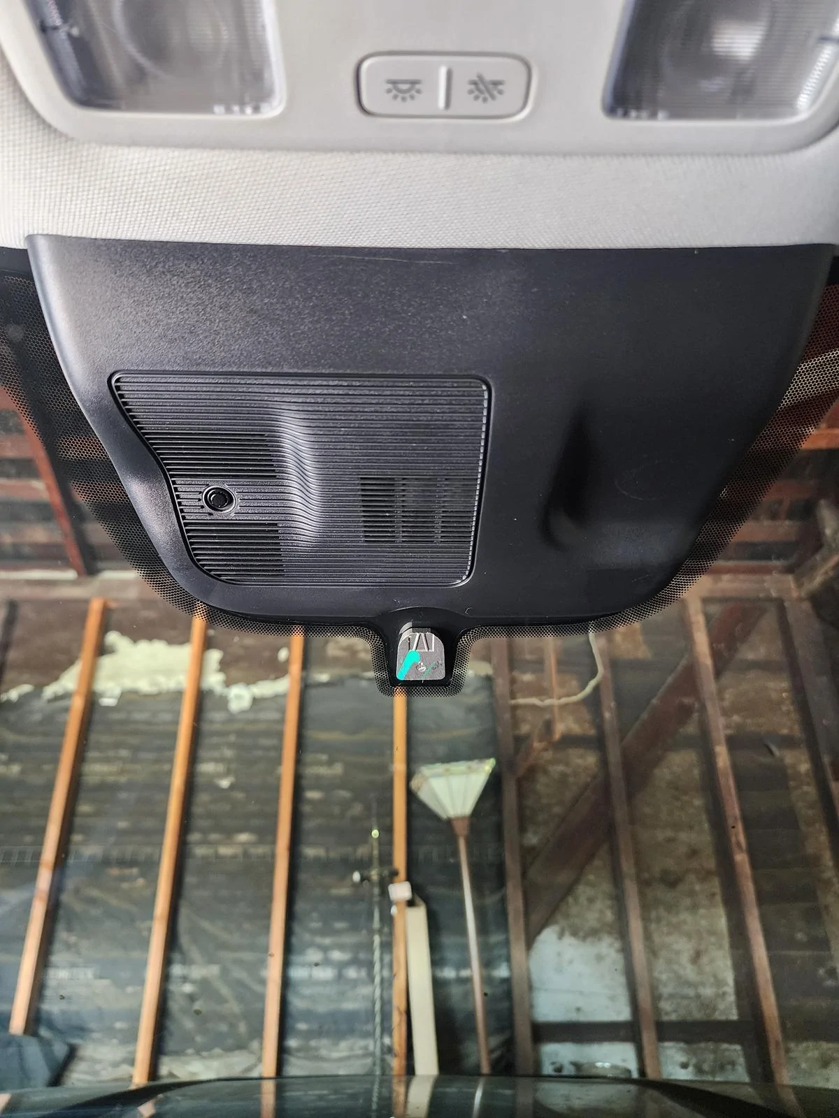Ford Maverick Digital (LCD) Rearview Mirror (Wolfbox G900 front and rear dash cams) installed - photos & review 20240518_175633