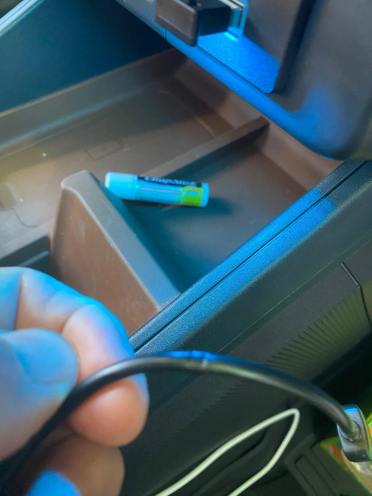 Ford Maverick Wireless CarPlay adapter, hidden IMG_8297