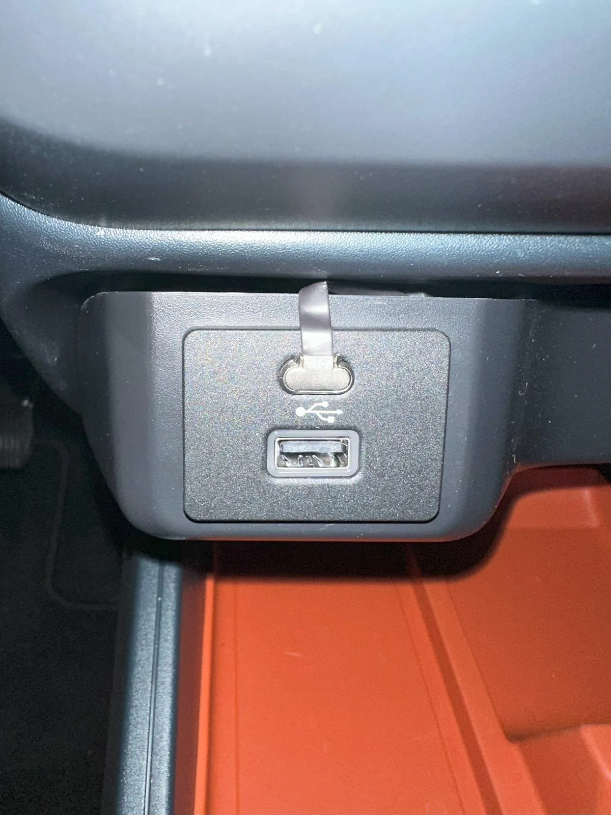 Ford Maverick Wireless CarPlay Adapter(s) Not Working With Flat USB-C Cable IMG_1936