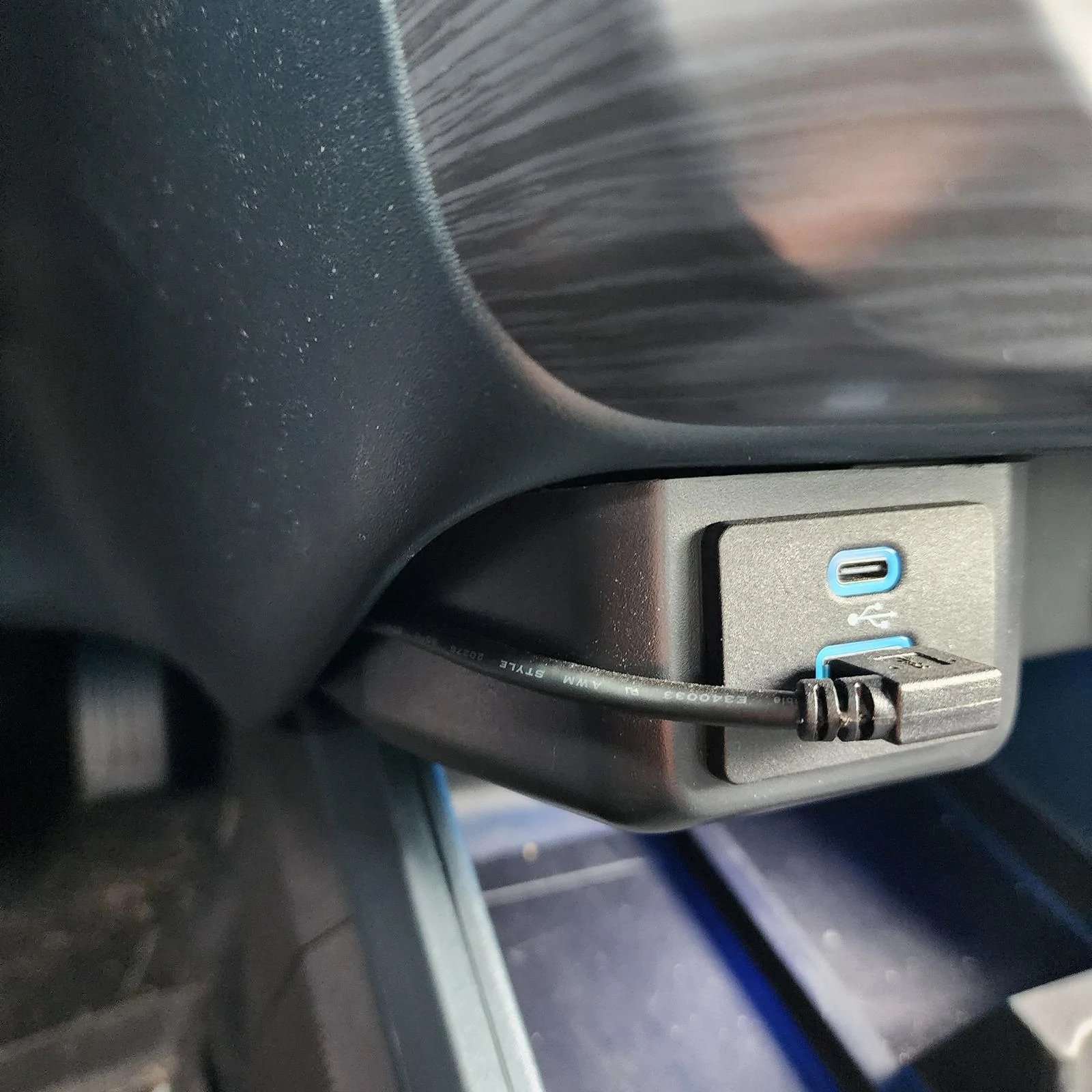 Ford Maverick Wireless CarPlay adapter, hidden 20240522_162007