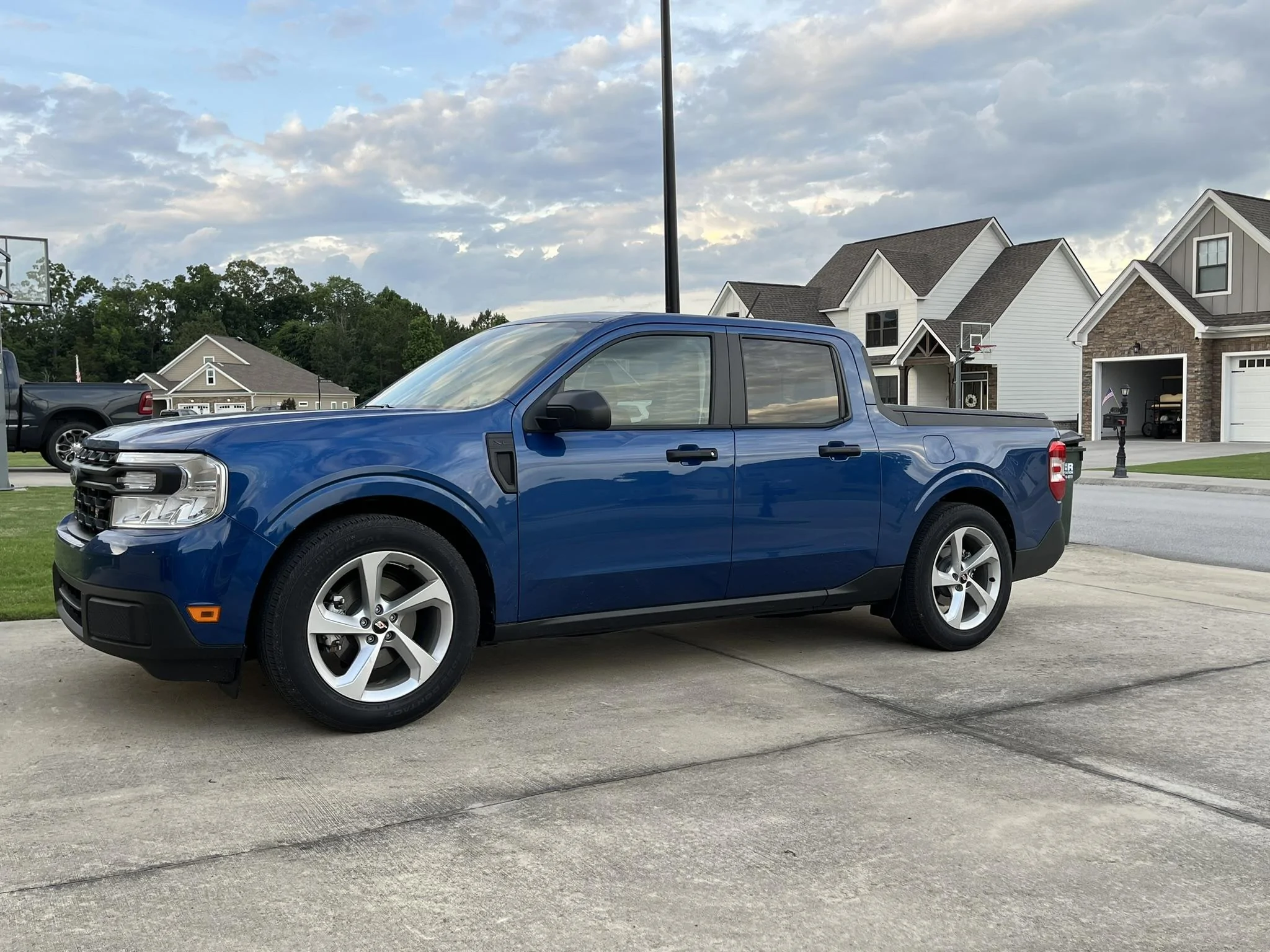 Ford Maverick P.S.I.Clone - The ST We Wish Ford Had Built ST Center Caps