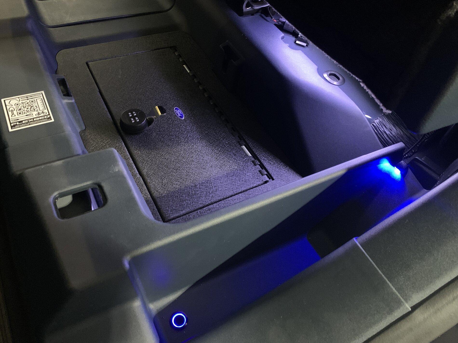Ford Maverick Ambient lighting installed on XLT: rear console vault, bed power ports, bed lighting FEF48B45-7883-461F-9E38-6525A748525B