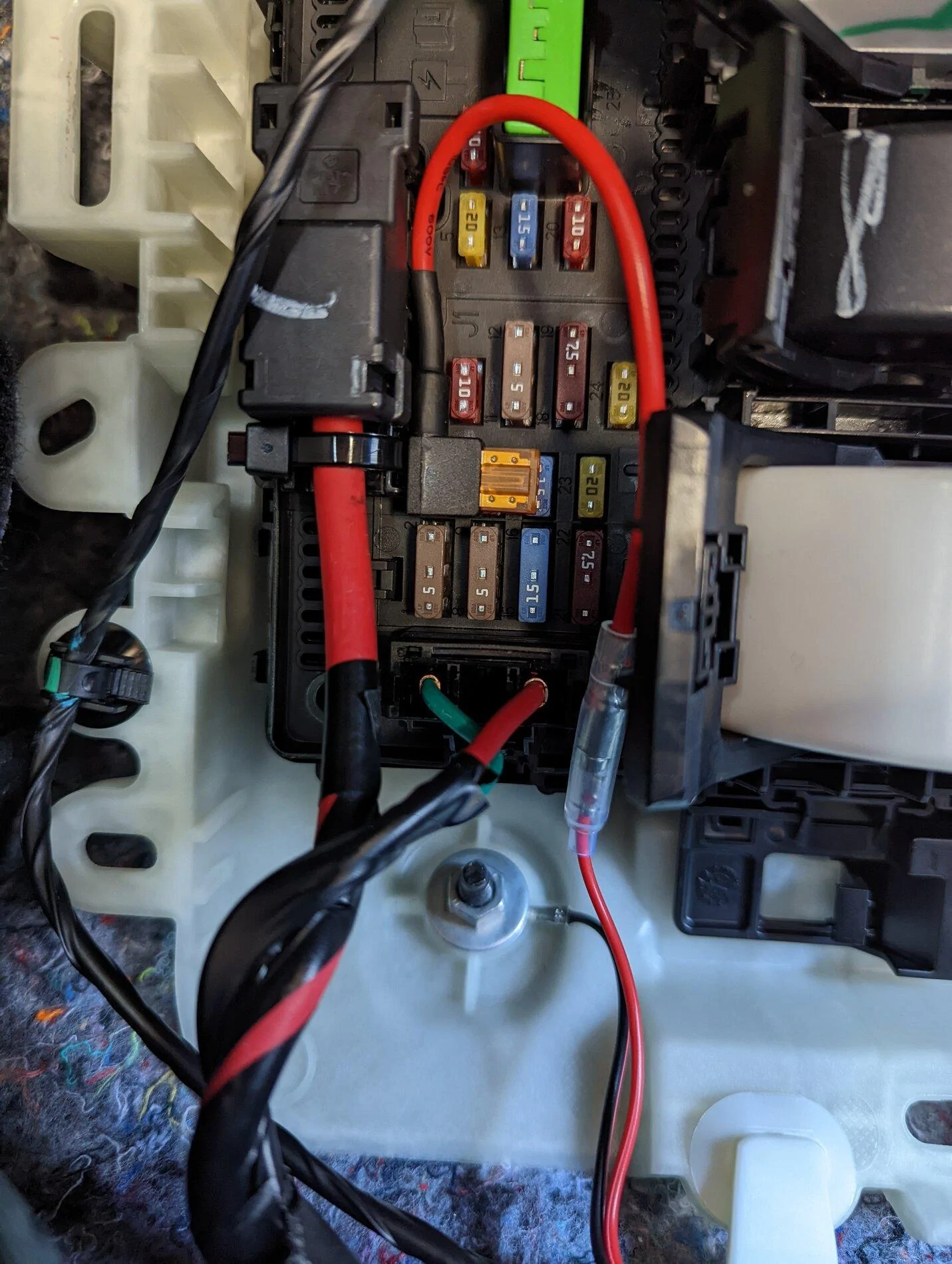Ford Maverick Ground location near the fuse box for hardwire kits? PXL_20211106_201347444