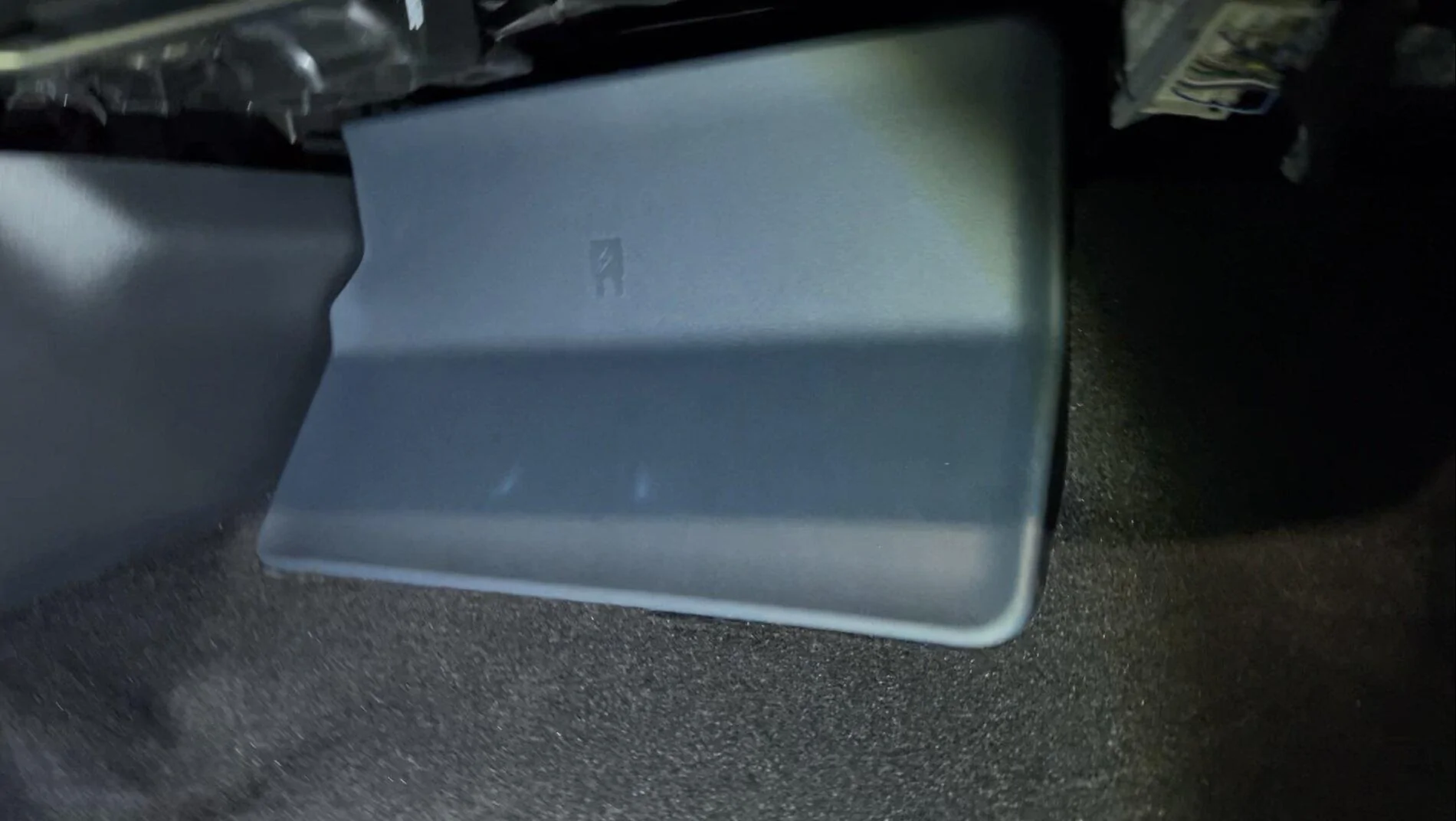 Ford Maverick Video: 2 ways to hardwire your device to the accessory power. 8197B5B7-BF6E-4C2B-814B-6E251C9292D5