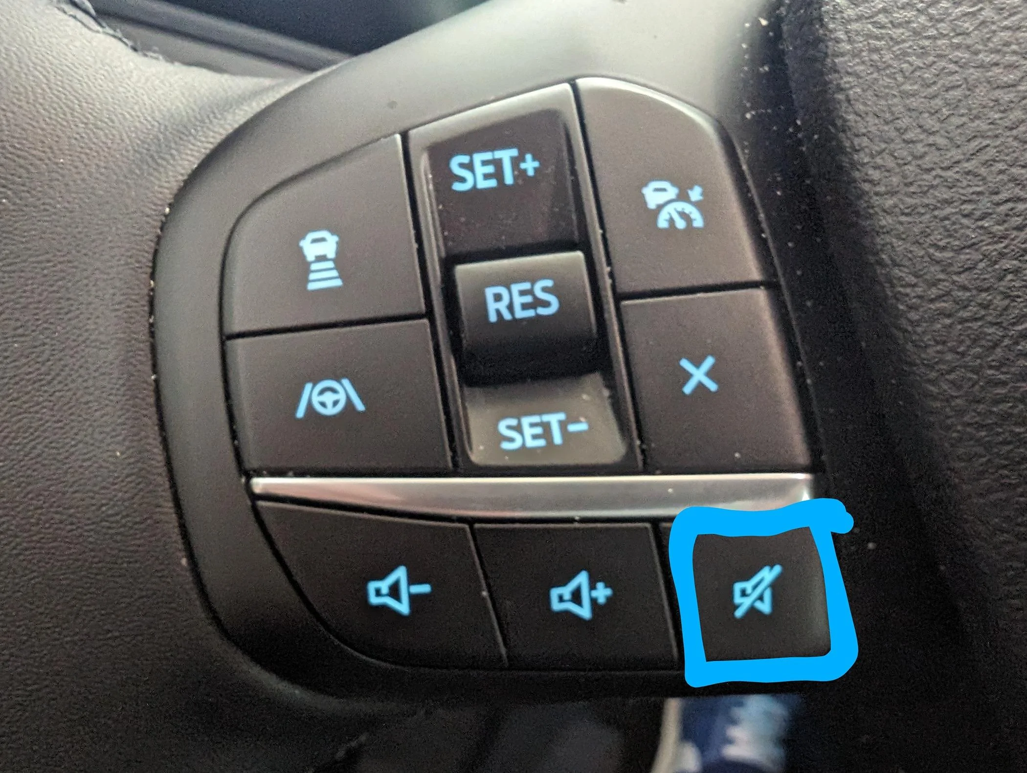 Ford Maverick How to Answer Phone Hands Free? 1000010170