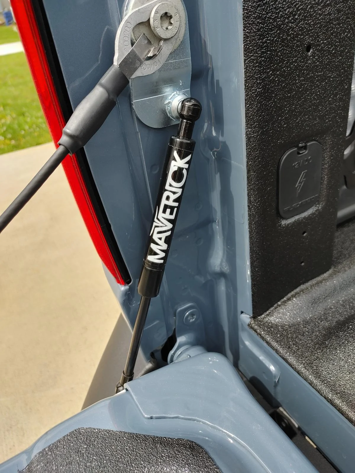 Ford Maverick Tailgate Assist Is On! 0524241559_HDR