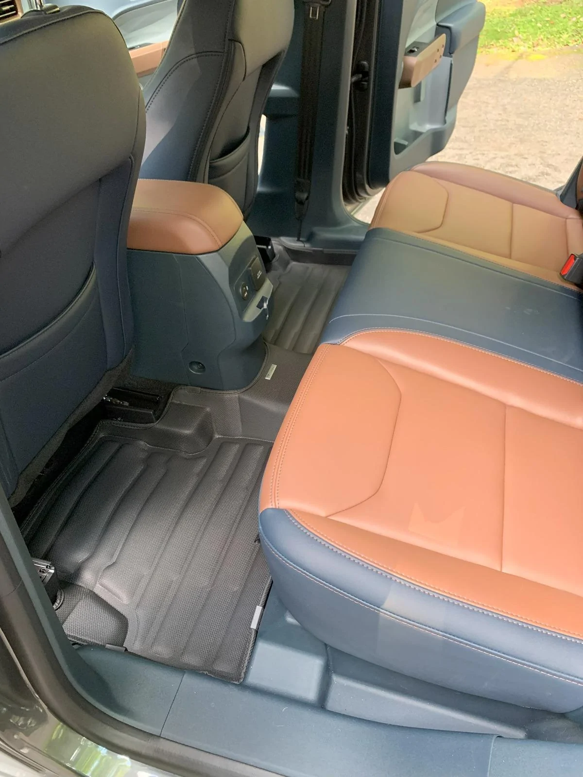 Ford Maverick FITS Trash Can that Works with Floor Mats IMG_7793