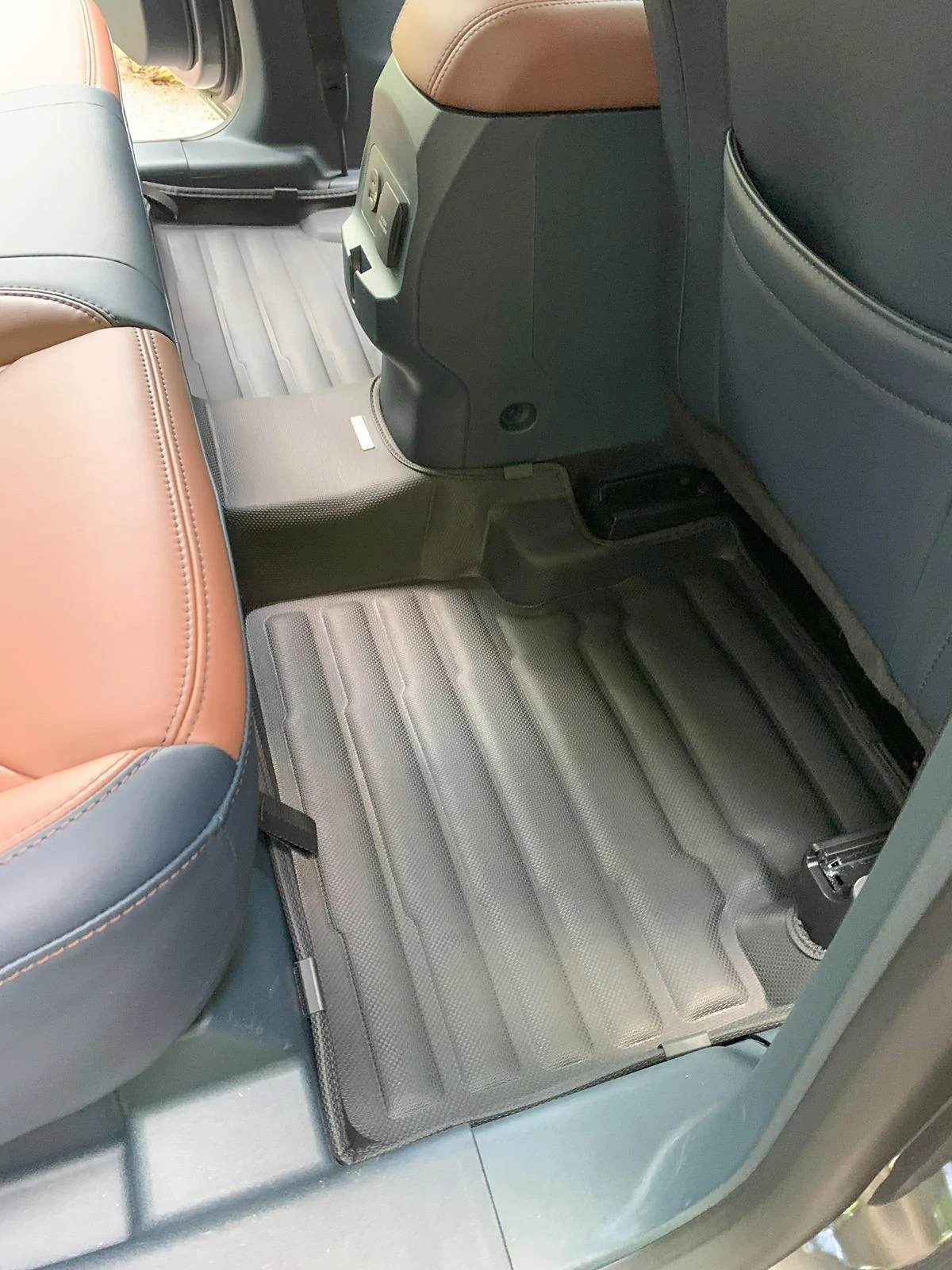 Ford Maverick FITS Trash Can that Works with Floor Mats IMG_7794
