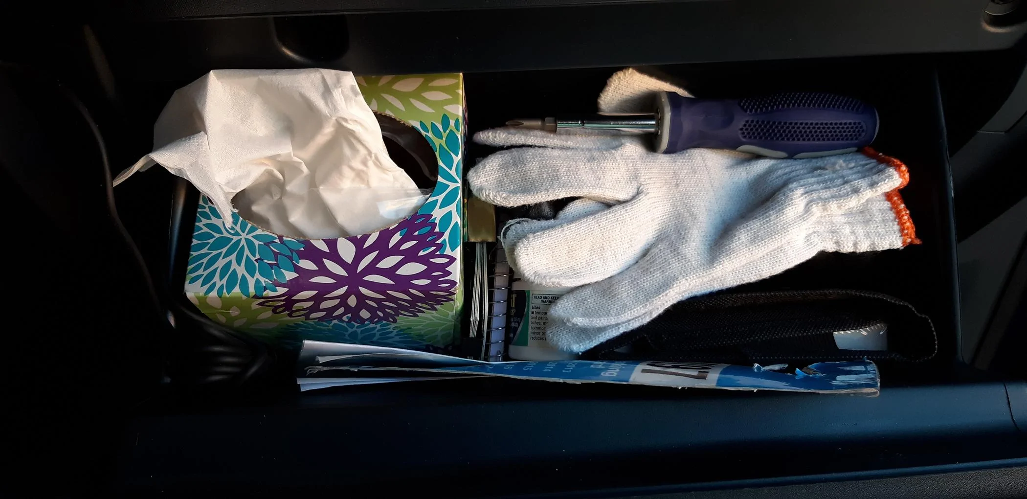 Ford Maverick Where's your Kleenex Tissue? 20240531_185150