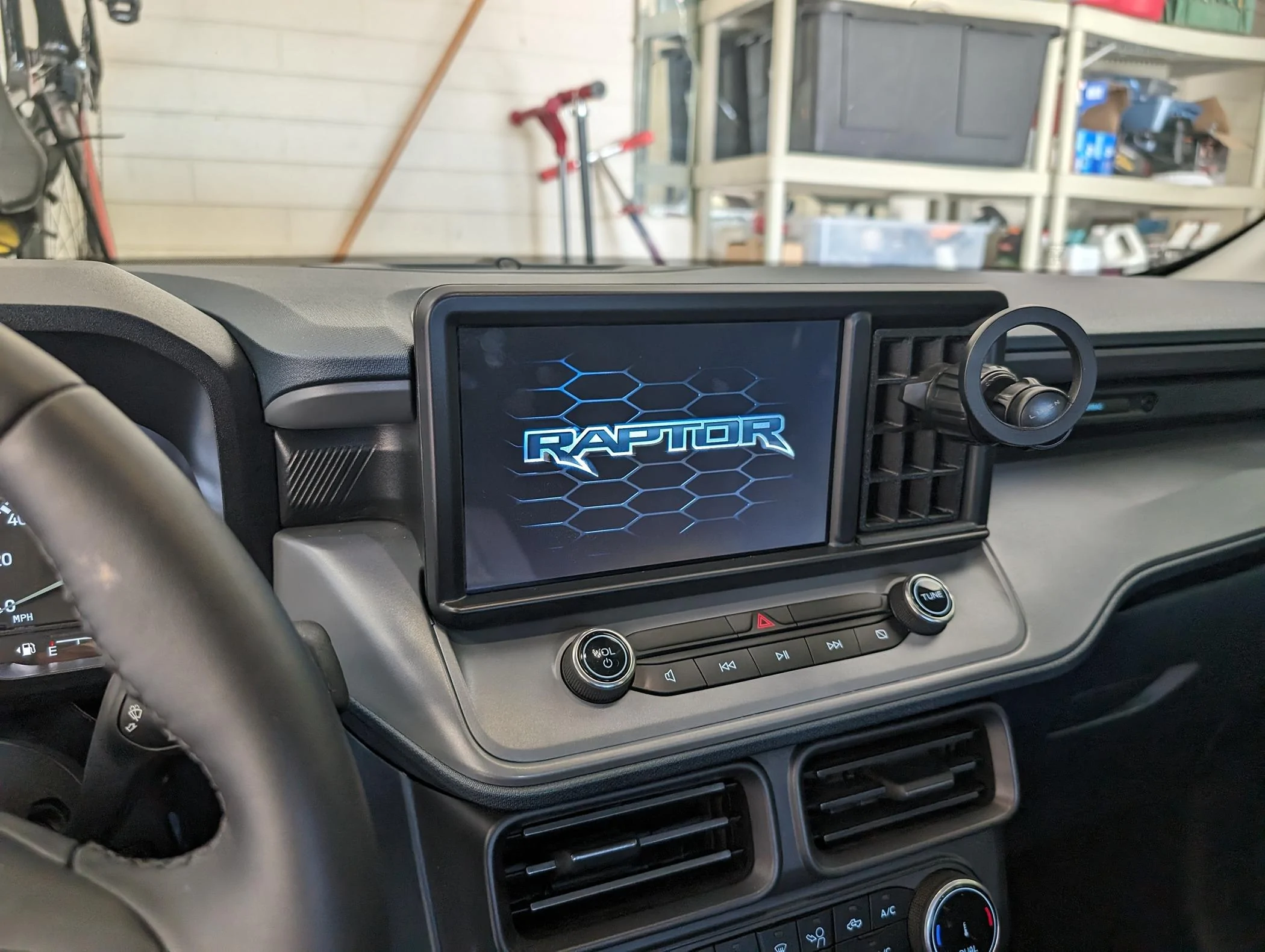 Ford Maverick Lariat Radio Boot Up Screens PXL_20240601_223721990