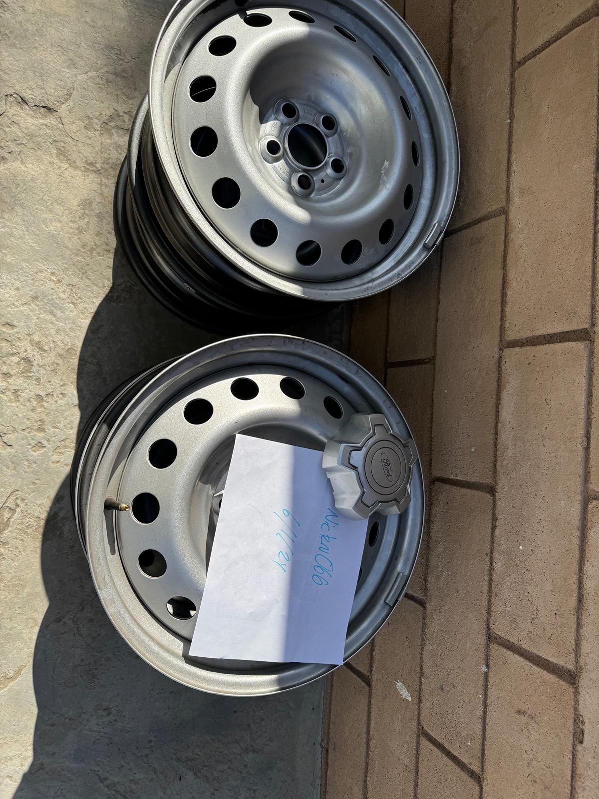 Ford Maverick Free steelies IMG_0606