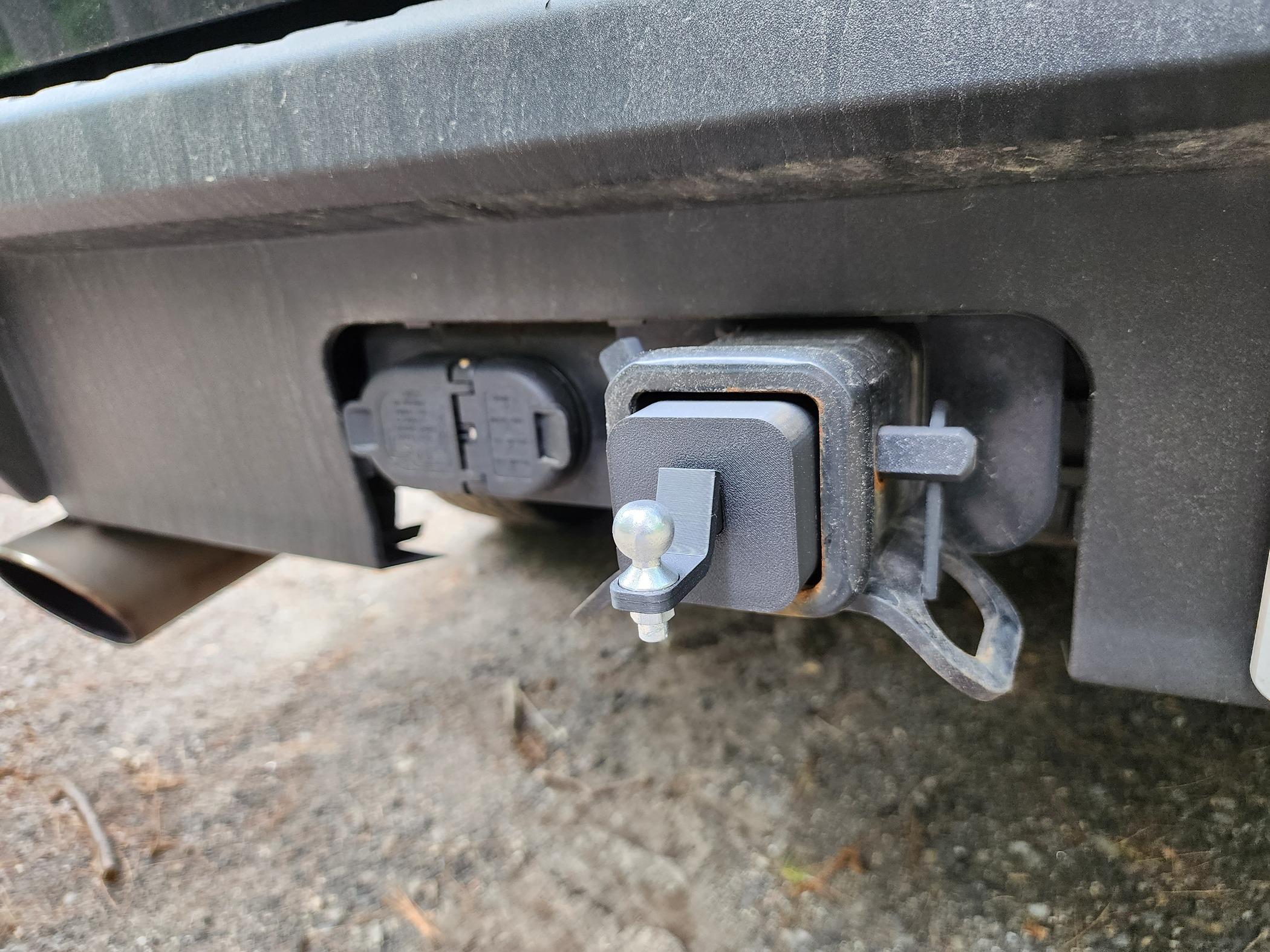 Ford Maverick Tiny trailer hitch. 20240607_163006