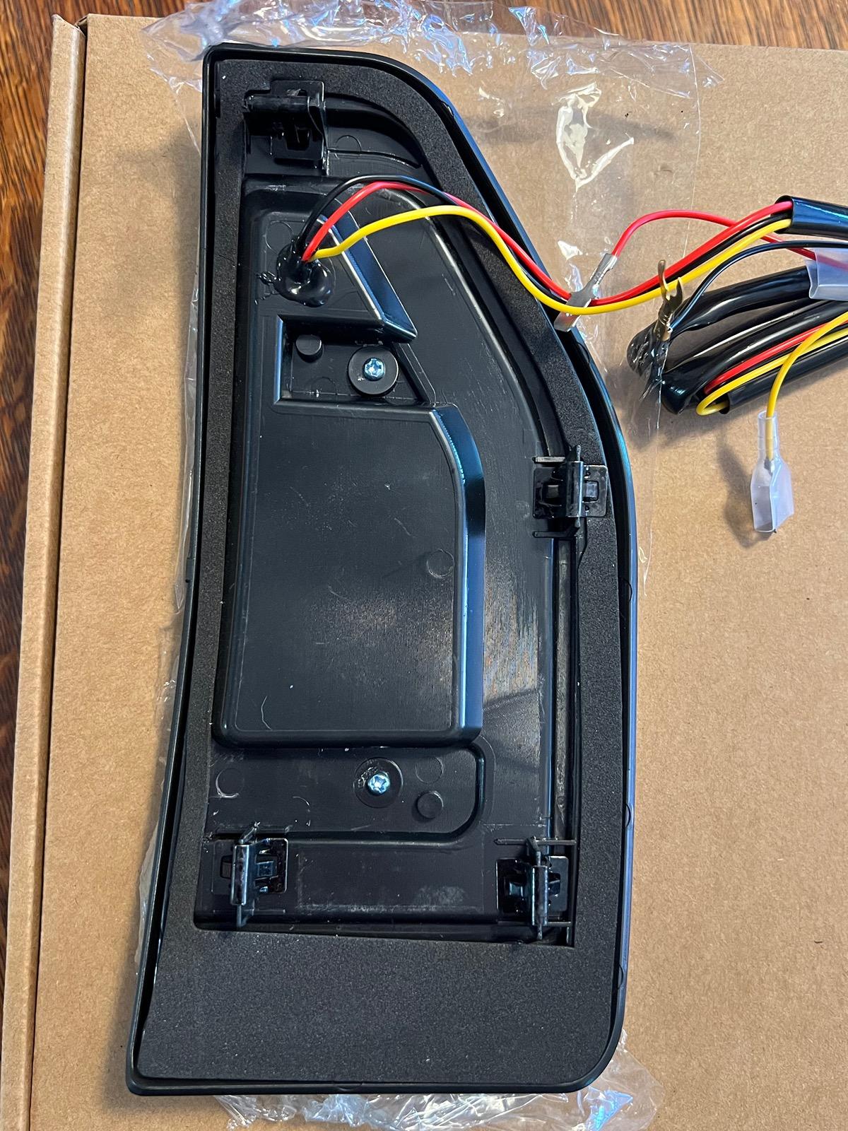 Ford Maverick Problem with Mabett Fender Turn signals IMG_3007