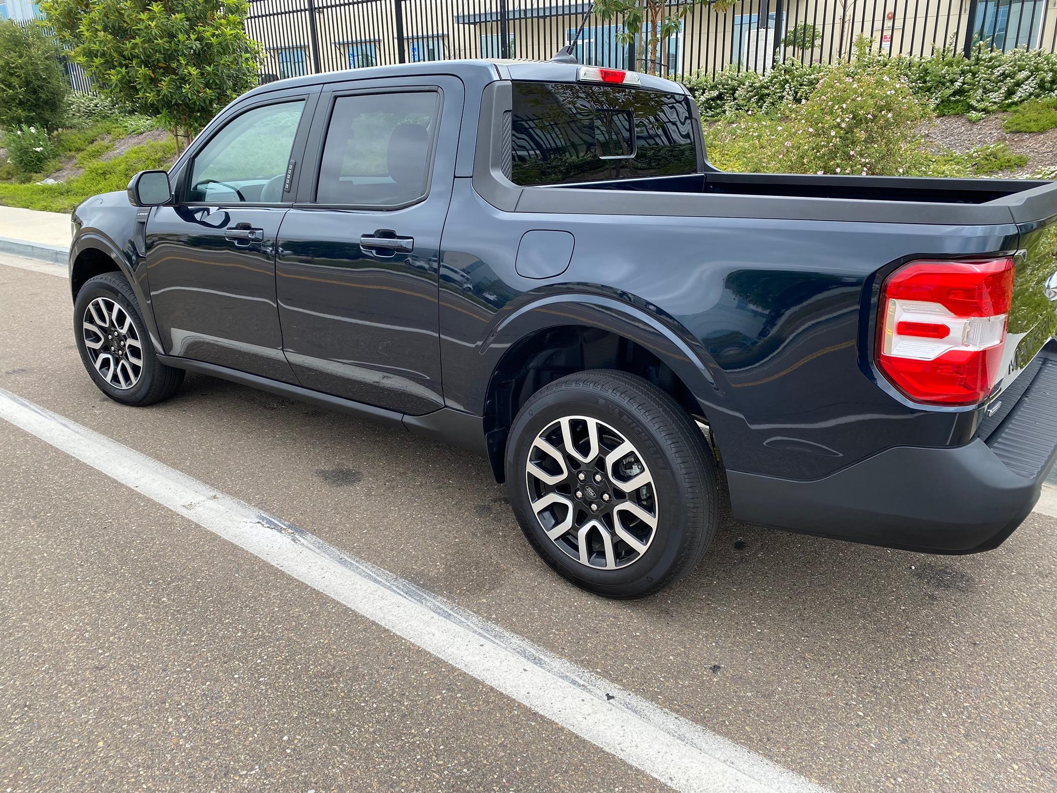 Ford Maverick 2023 Hybrid Lariat ( salvage title) IMG_3661