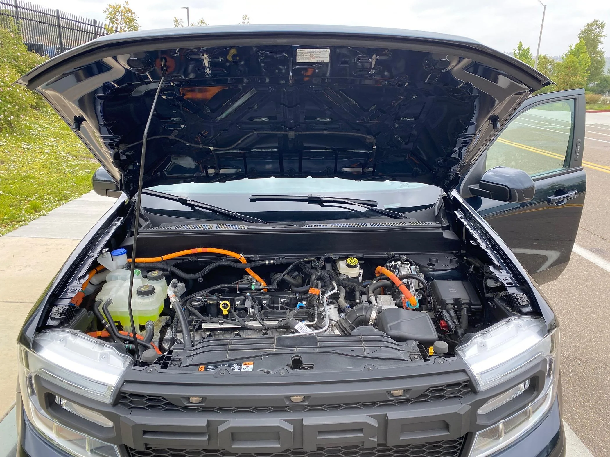 Ford Maverick 2023 Hybrid Lariat ( salvage title) IMG_3674