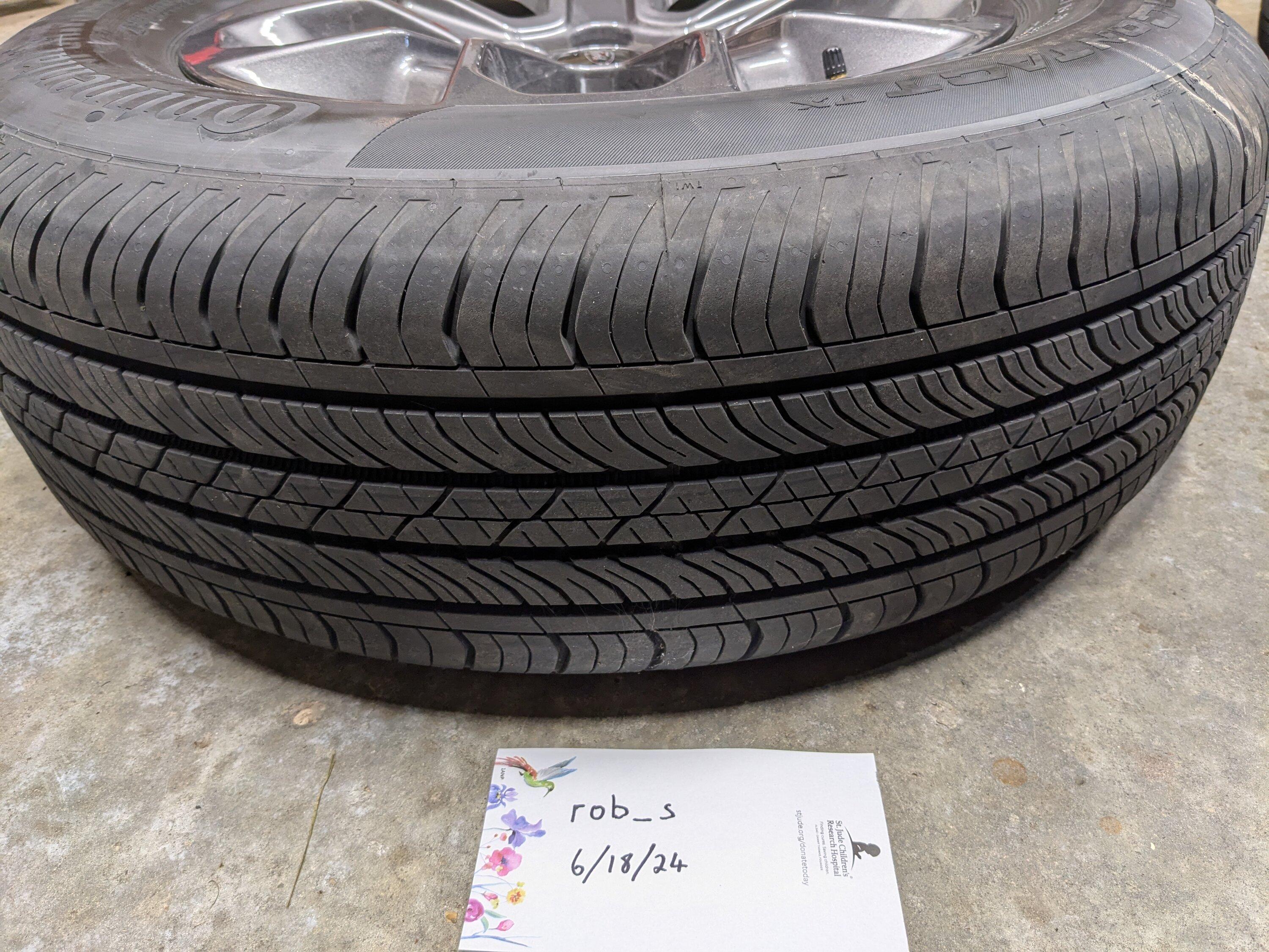 Ford Maverick XLT wheels and tires - $750 PXL_20240618_174442610