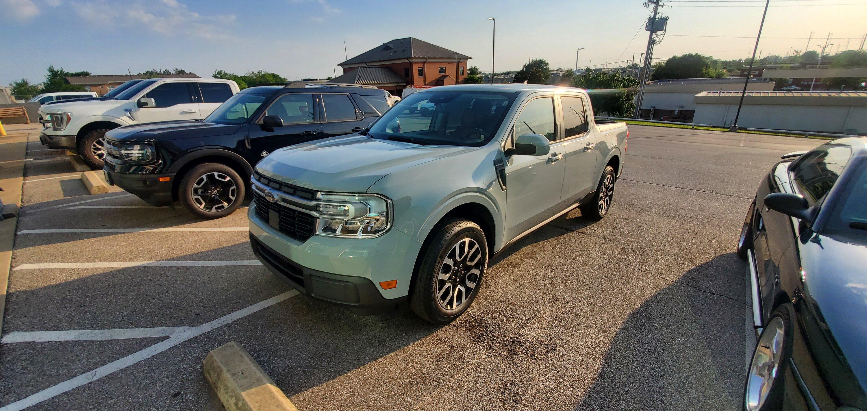 Ford Maverick 2022 Cactus Gray Maverick Lariat AWD build New 22-2