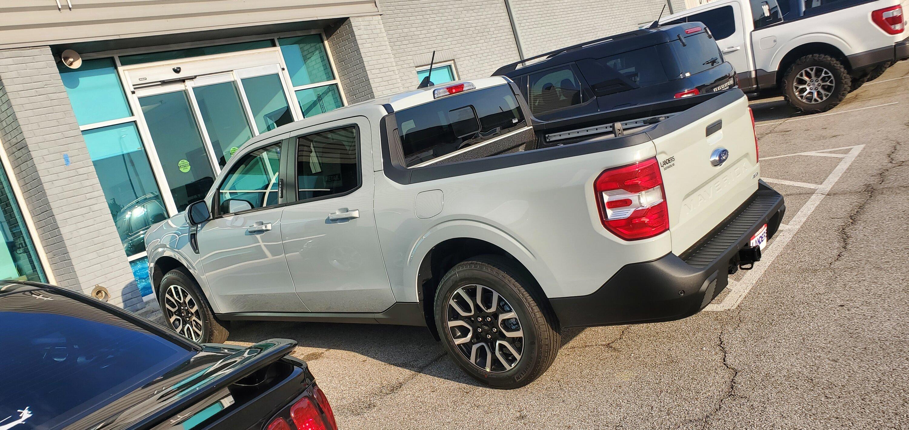Ford Maverick 2022 Cactus Gray Maverick Lariat AWD build New-22