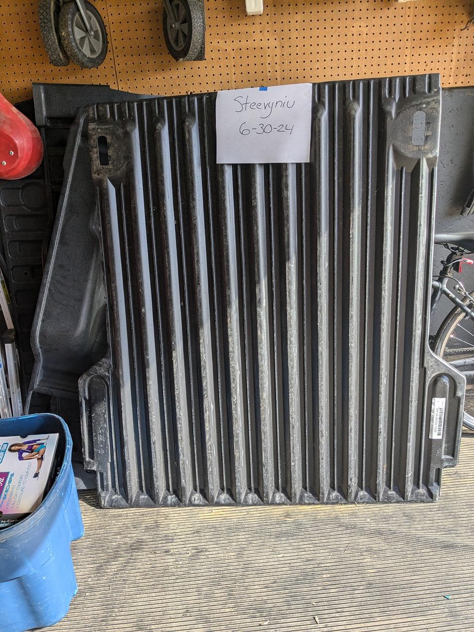 Ford Maverick Ford Factory Bed Liner - $75 REDUCED PXL_20240630_134012602