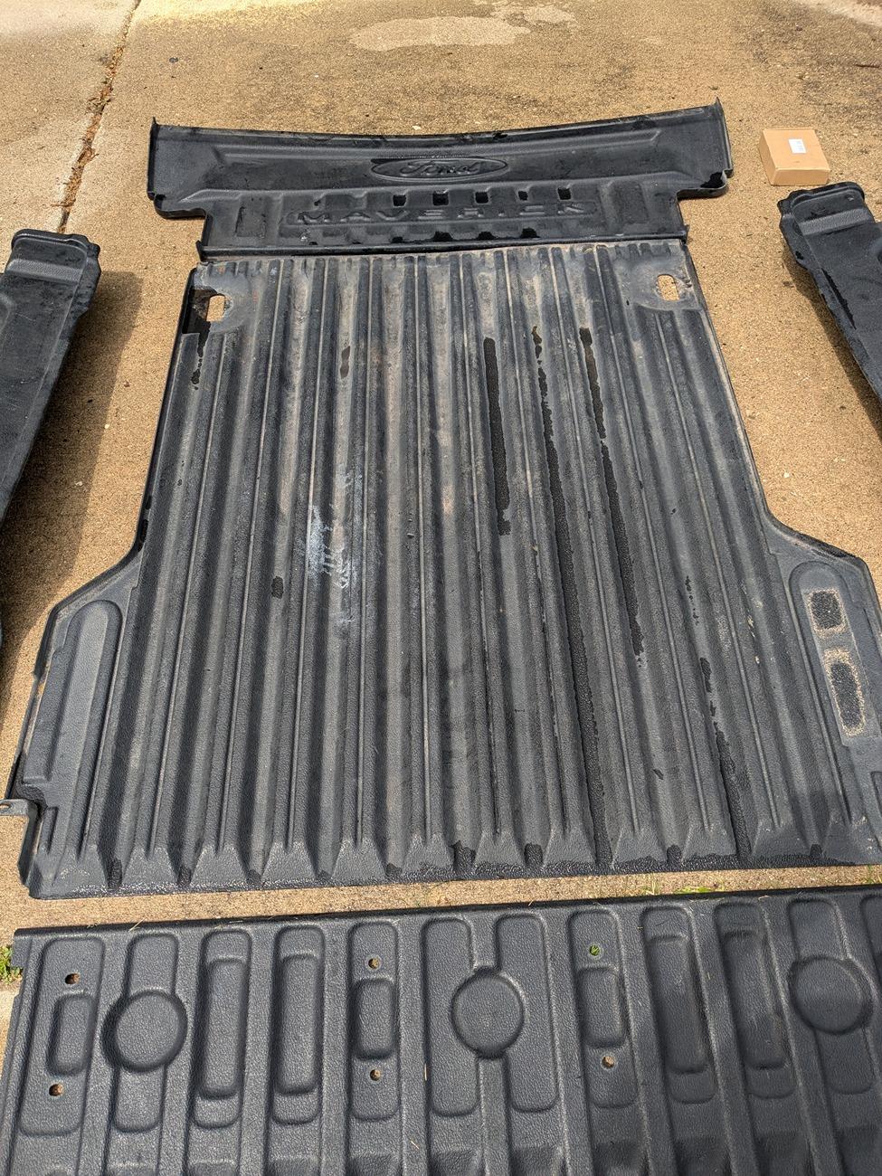 Ford Maverick Ford Factory Bed Liner - $75 REDUCED PXL_20240622_154413105.MP