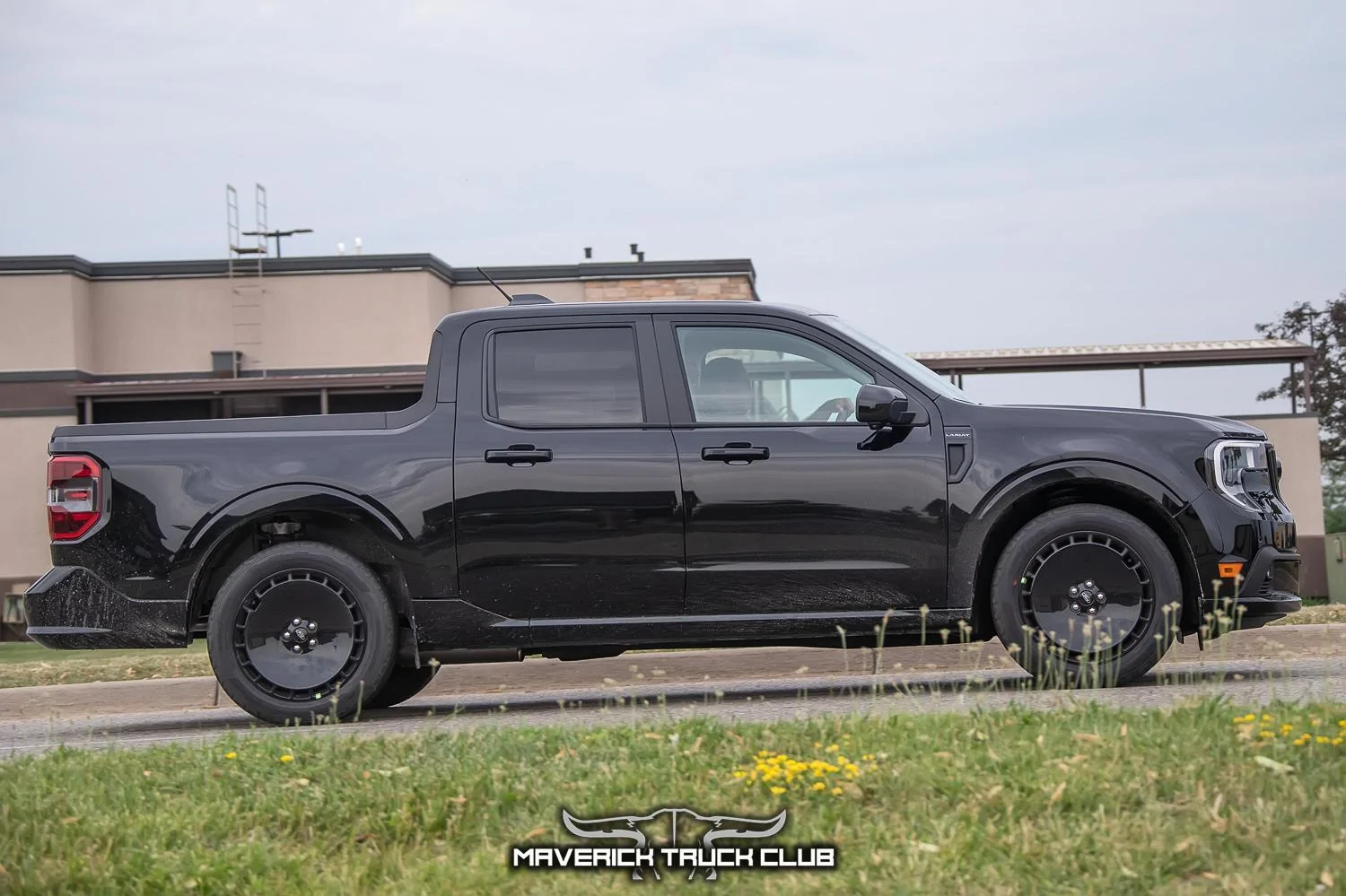 lobo-maverick-st-refresh-black-9.jpg