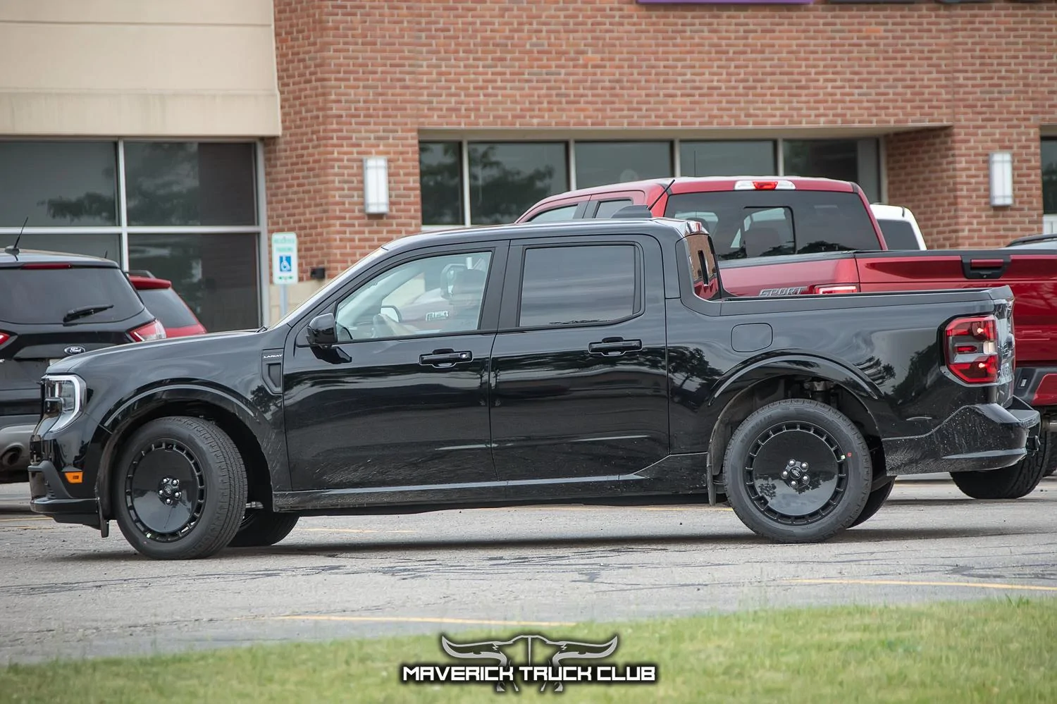 lobo-maverick-st-refresh-black-14.jpg
