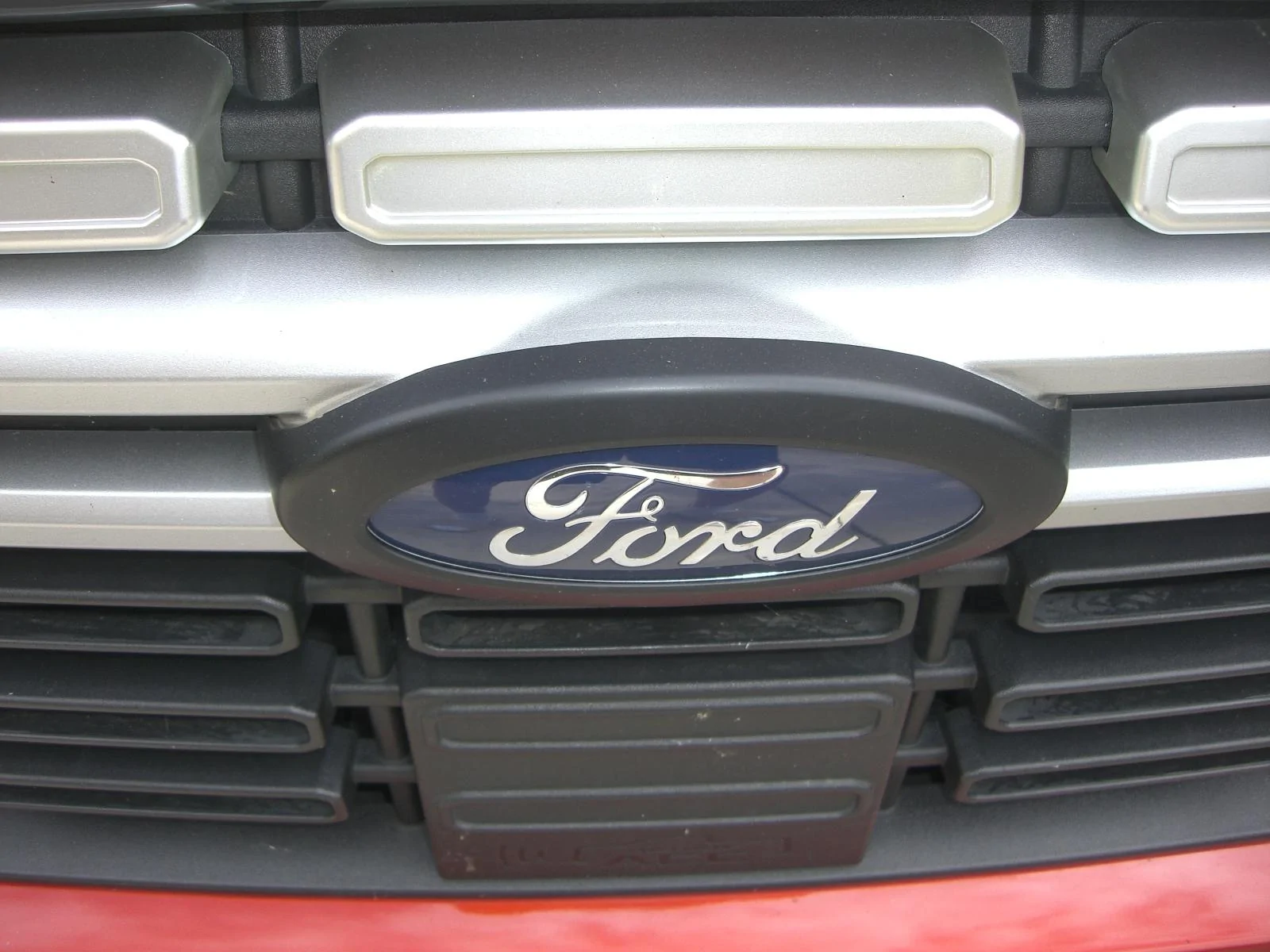 Ford Maverick Amazon emblem overlay CIMG9242