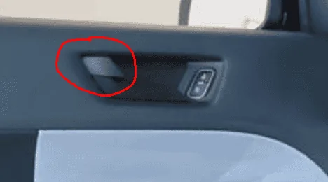 Ford Maverick Driver's side door locks itself 1720361698056-oz