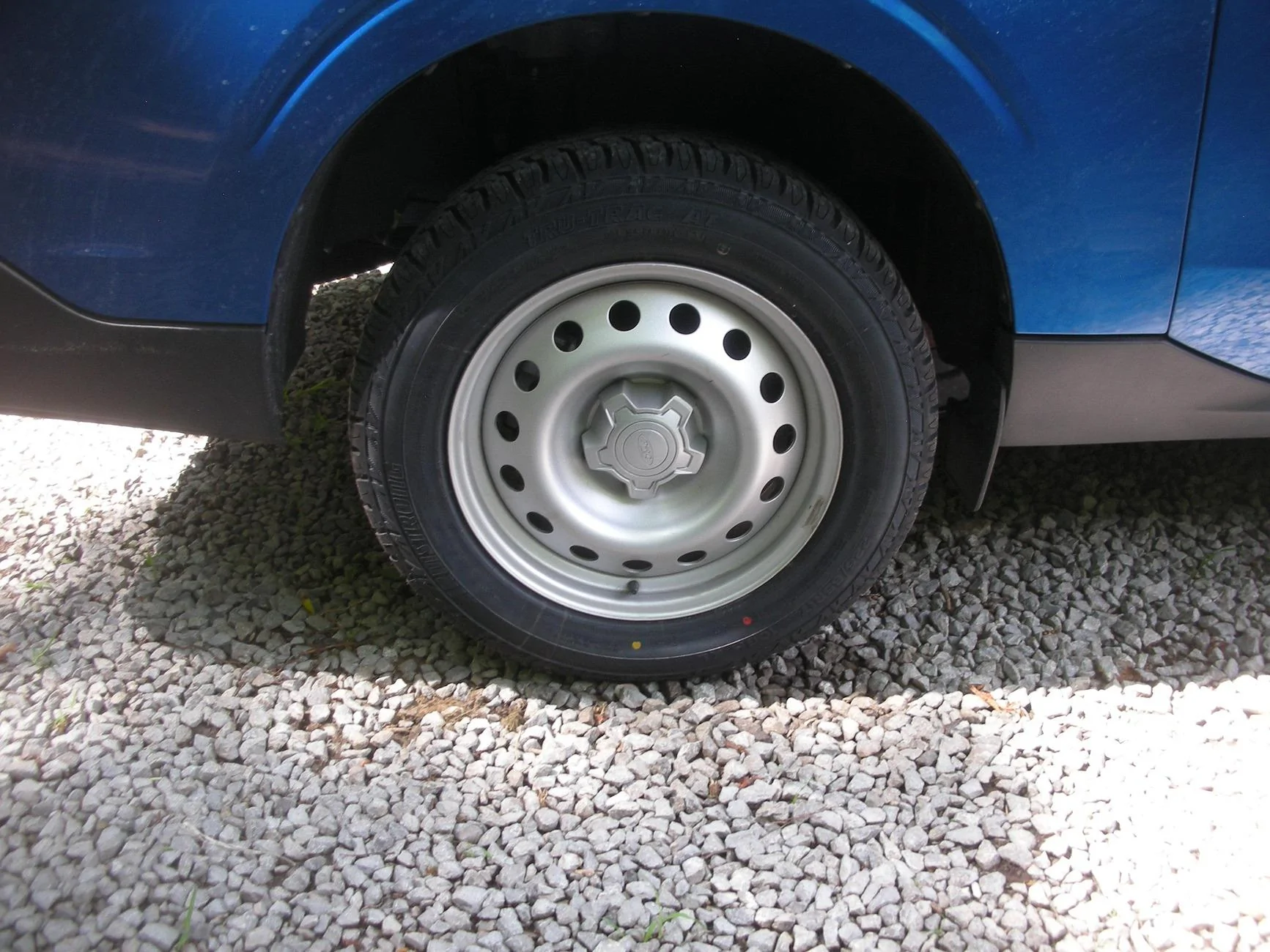 Ford Maverick Armstrong Tru Trac A/T tires tirea