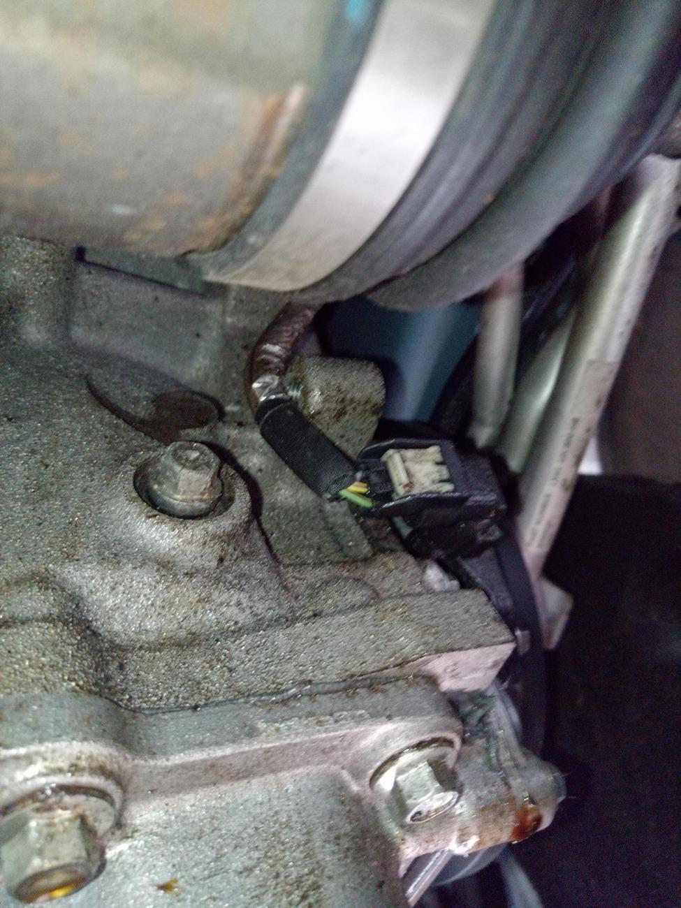 Ford Maverick Good luck has finally run out! Front cover leak [UPDATE} Oil leak 1
