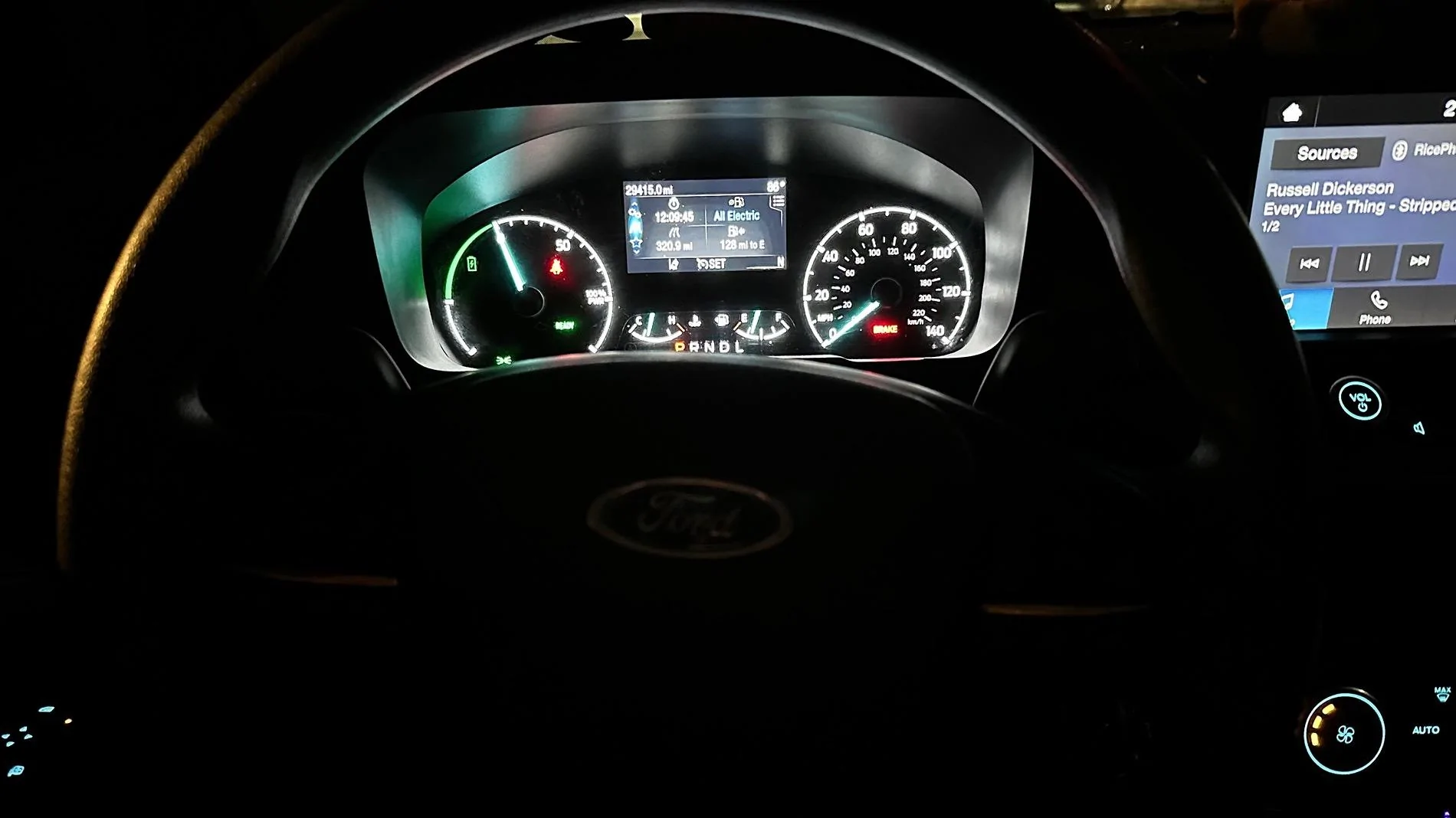 Ford Maverick Steering wheel buttons not backlit IMG_0384