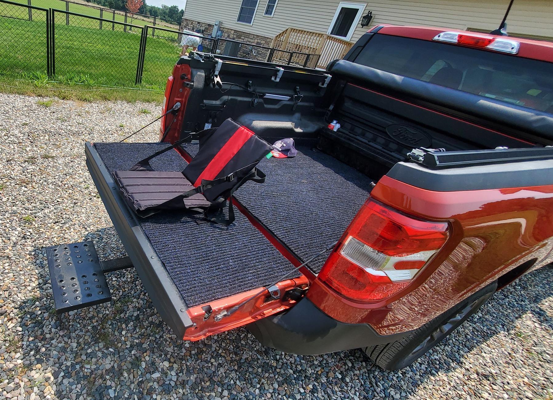 Ford Maverick Bed mat and elephant stand swivel hitch. 20240721_132104