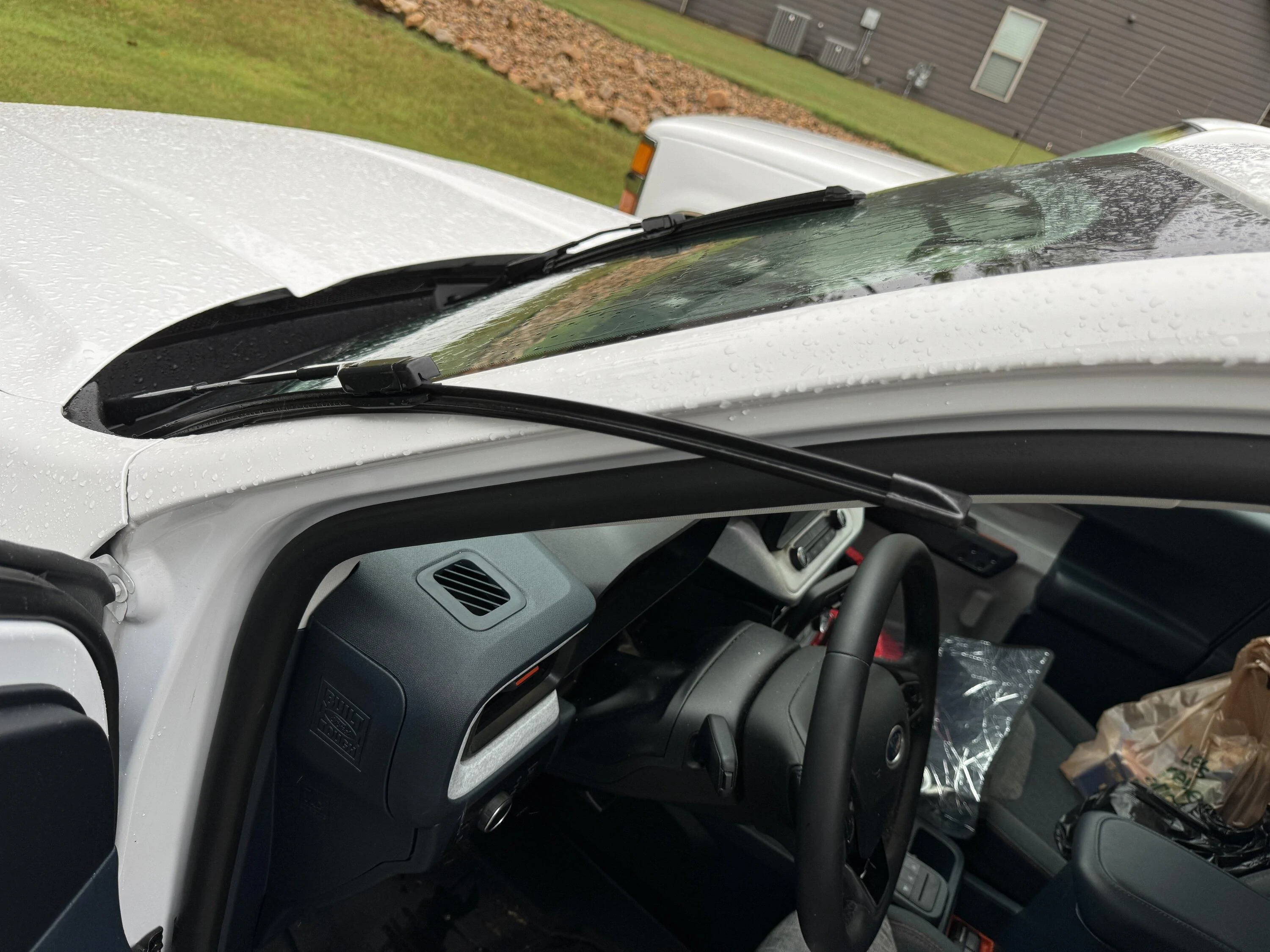Ford Maverick 2023 wipers park and hang in drivers door IMG_0667