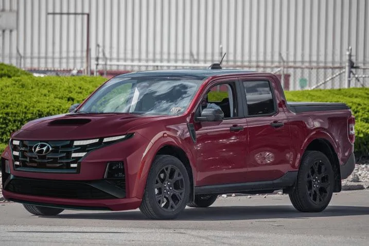 Ford Maverick Help me fix the 2025 Maverick (your photos please) mav-hyundai