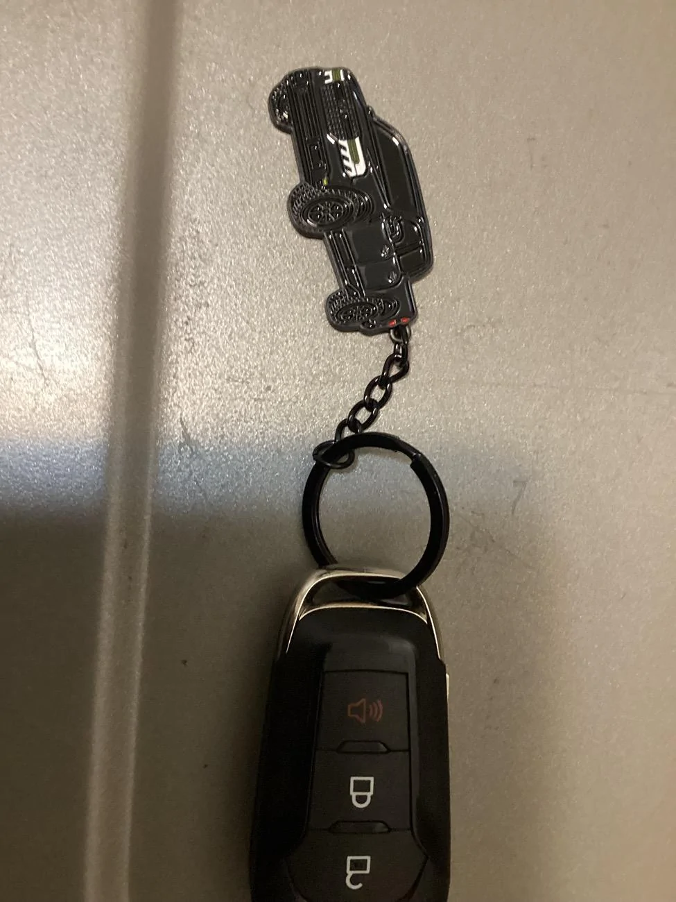 Ford Maverick Maverick key chain for 4.47 IMG_1422