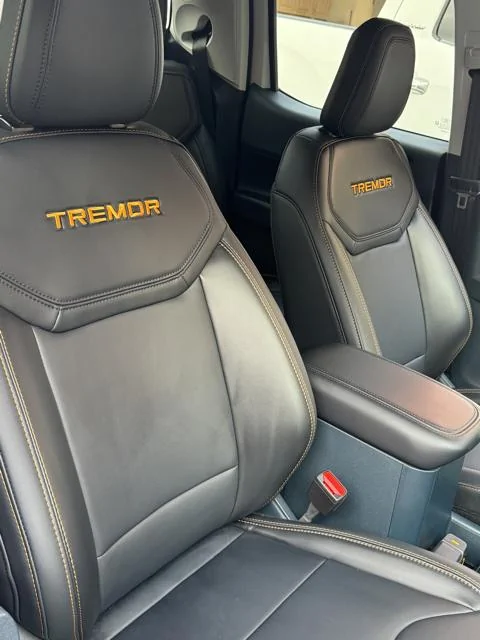 Ford Maverick New '24 Onyx White Tremor Lariat owner maverick_onyx_interior_seats