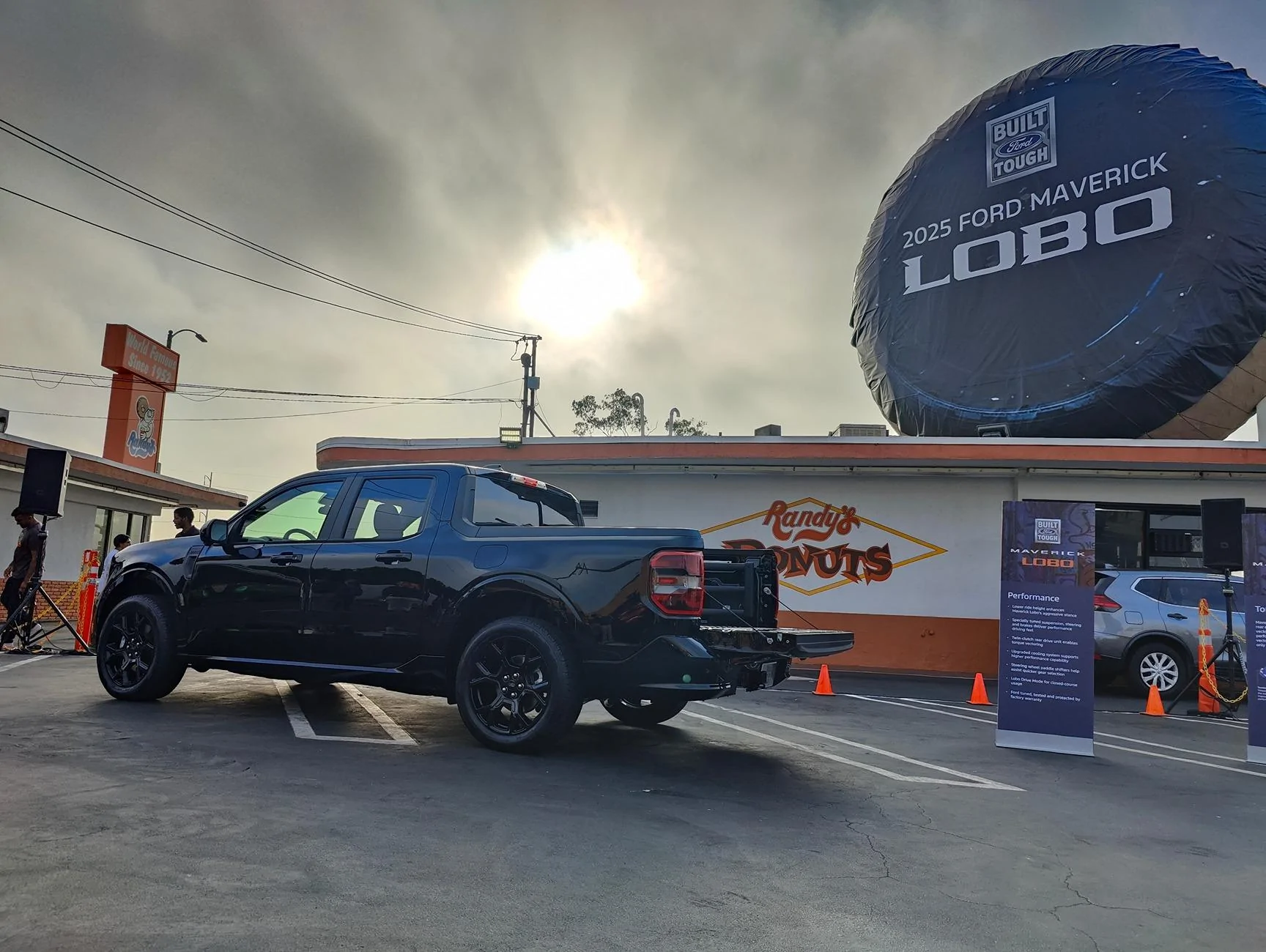 Ford Maverick 2025 Maverick Lobo (Black) public debut at Randy's Donuts IMG20240801075151