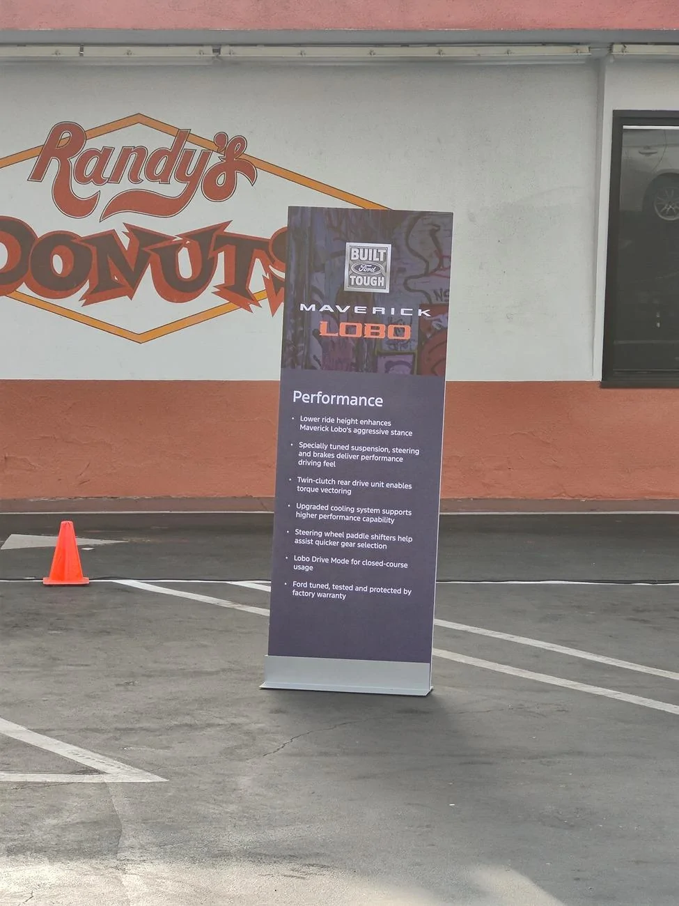 Ford Maverick 2025 Maverick Lobo (Black) public debut at Randy's Donuts IMG20240801075411