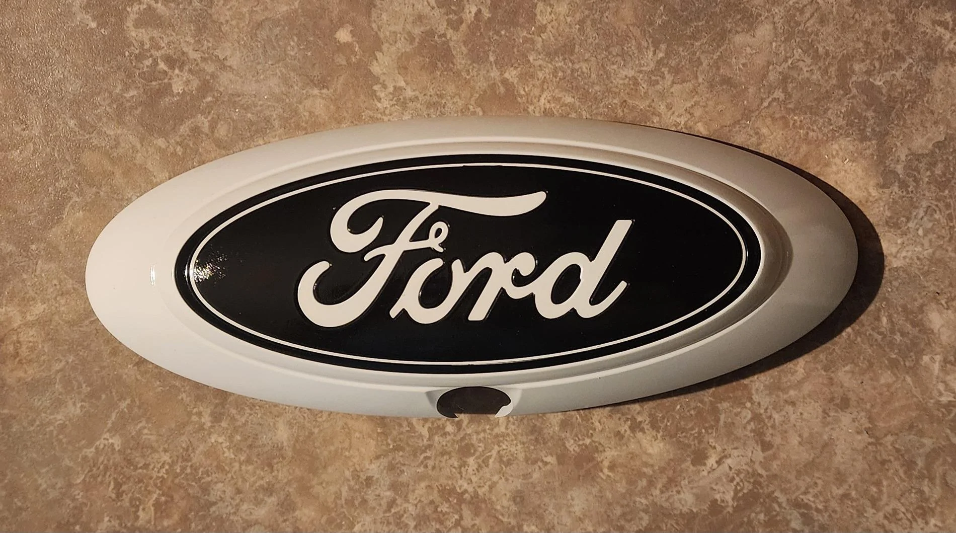 Ford Maverick New black and white Ford emblems... 20240704_231225